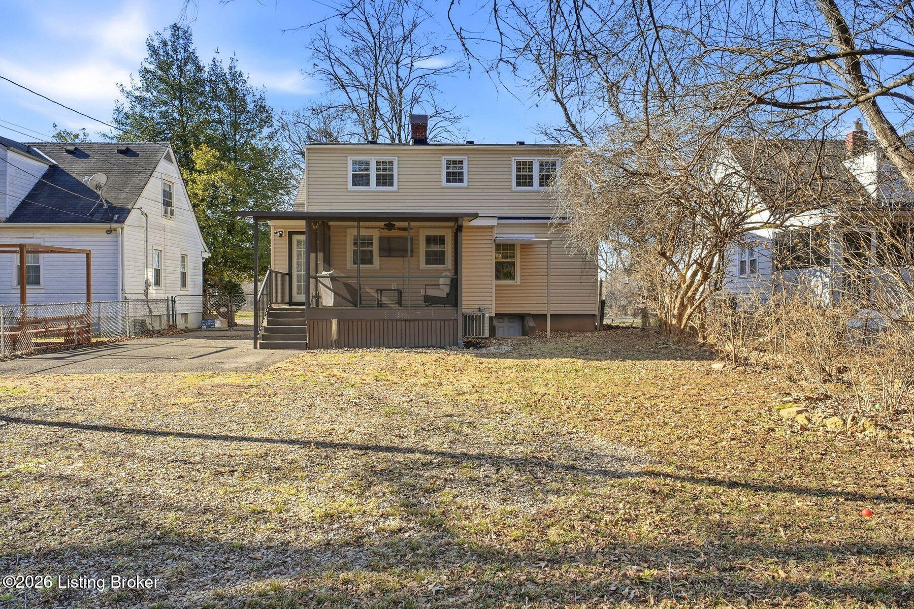 915 Washburn Ave