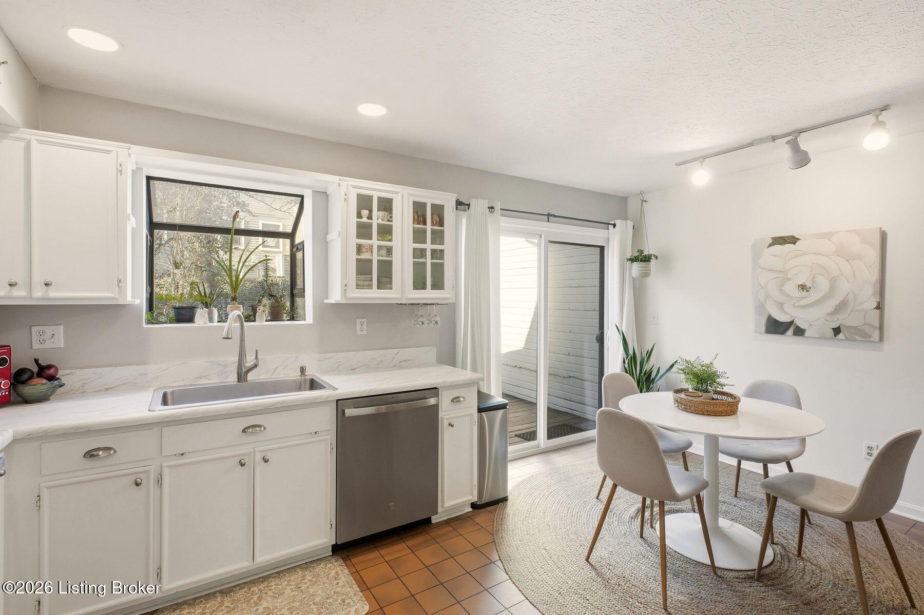417 Ledgeview Park Dr