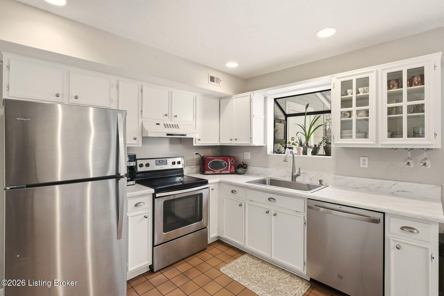 417 Ledgeview Park Dr