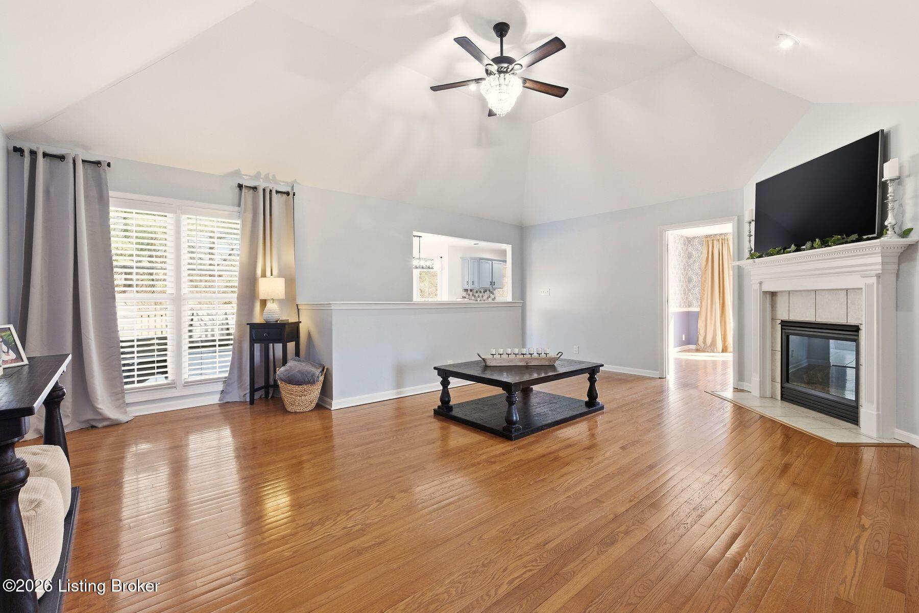 1011 Barbizon Dr