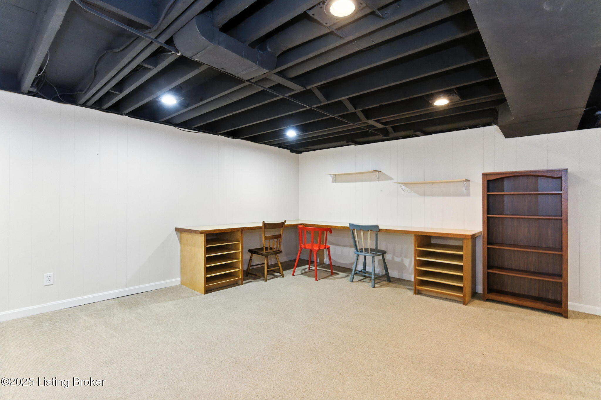 700 Greenridge Ln
