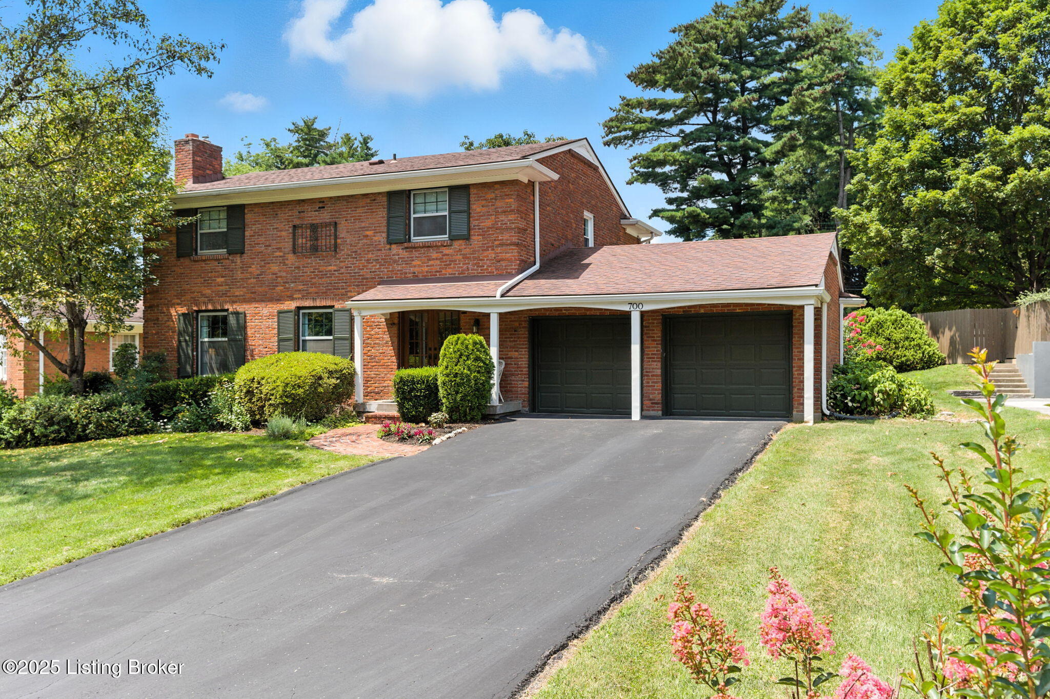 700 Greenridge Ln