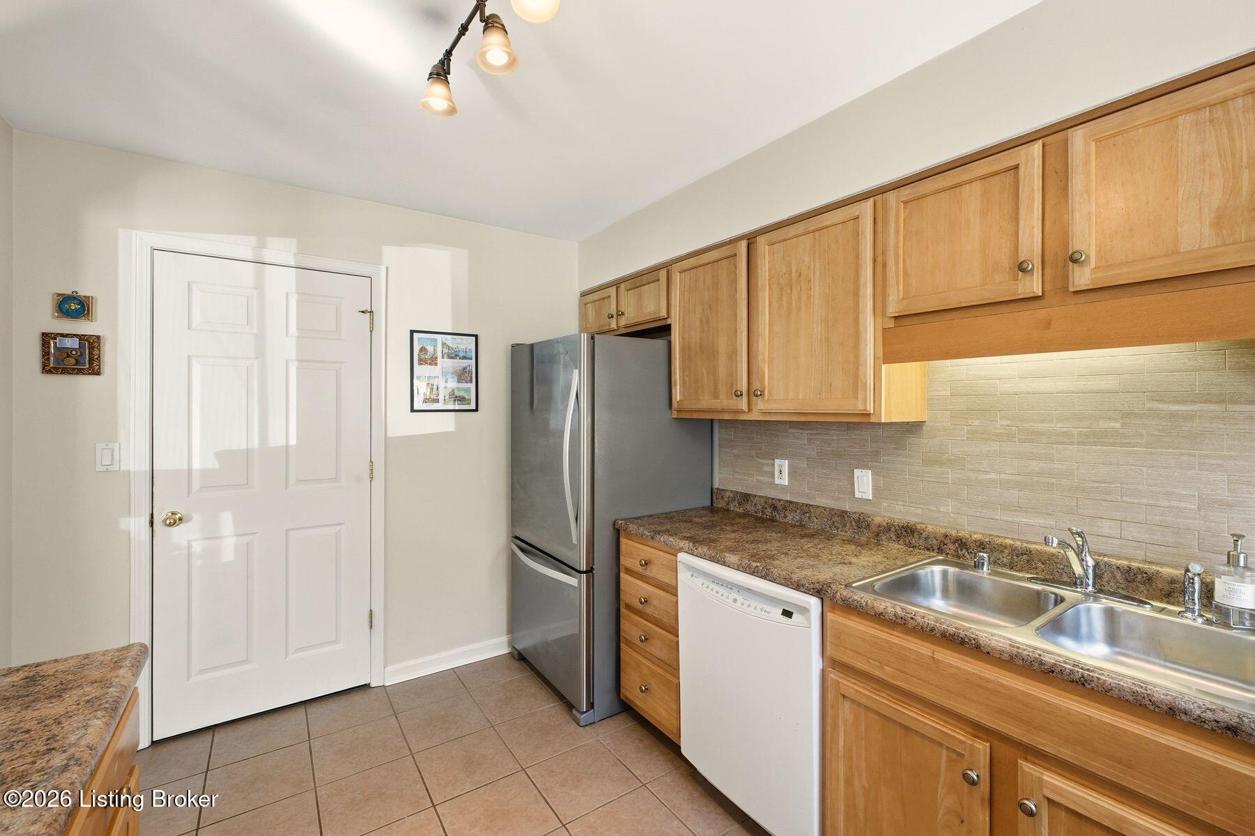 410 Mockingbird Valley Rd 21