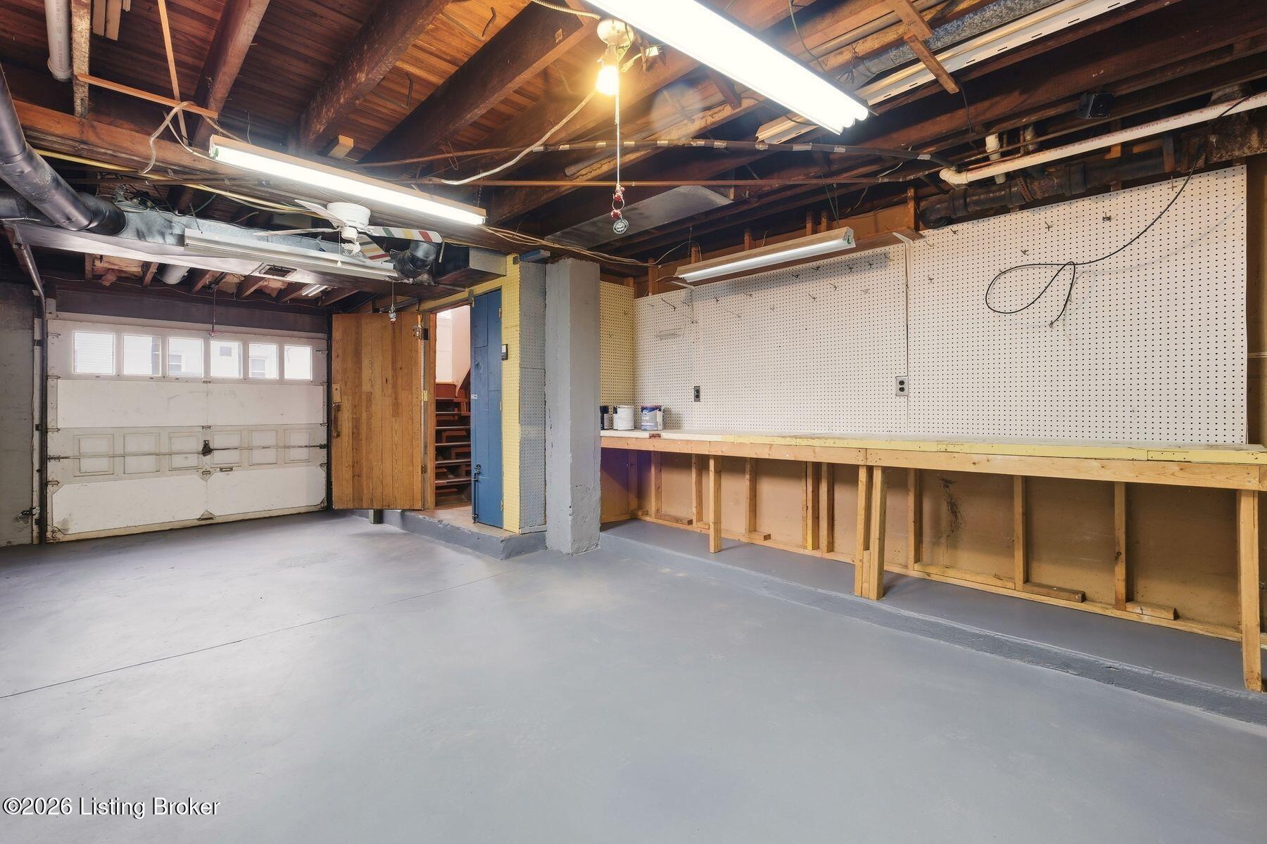 2100 Tyler Ln