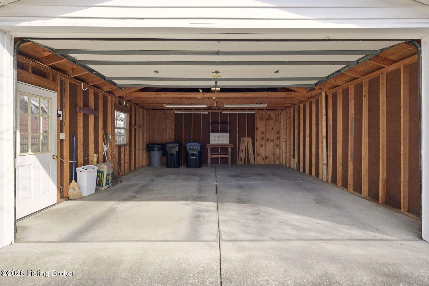 2100 Tyler Ln