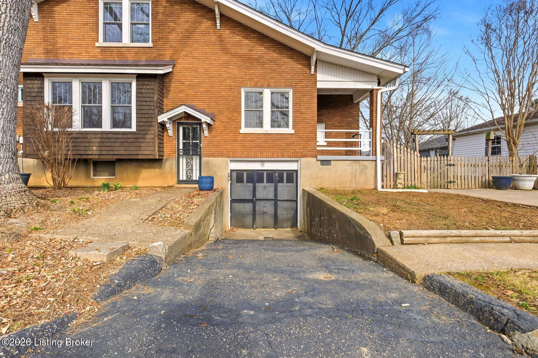 2100 Tyler Ln