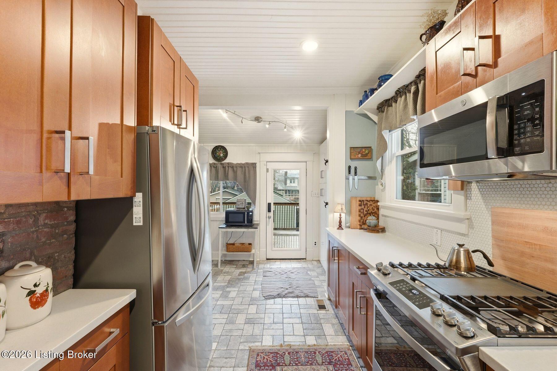 304 Stilz Ave