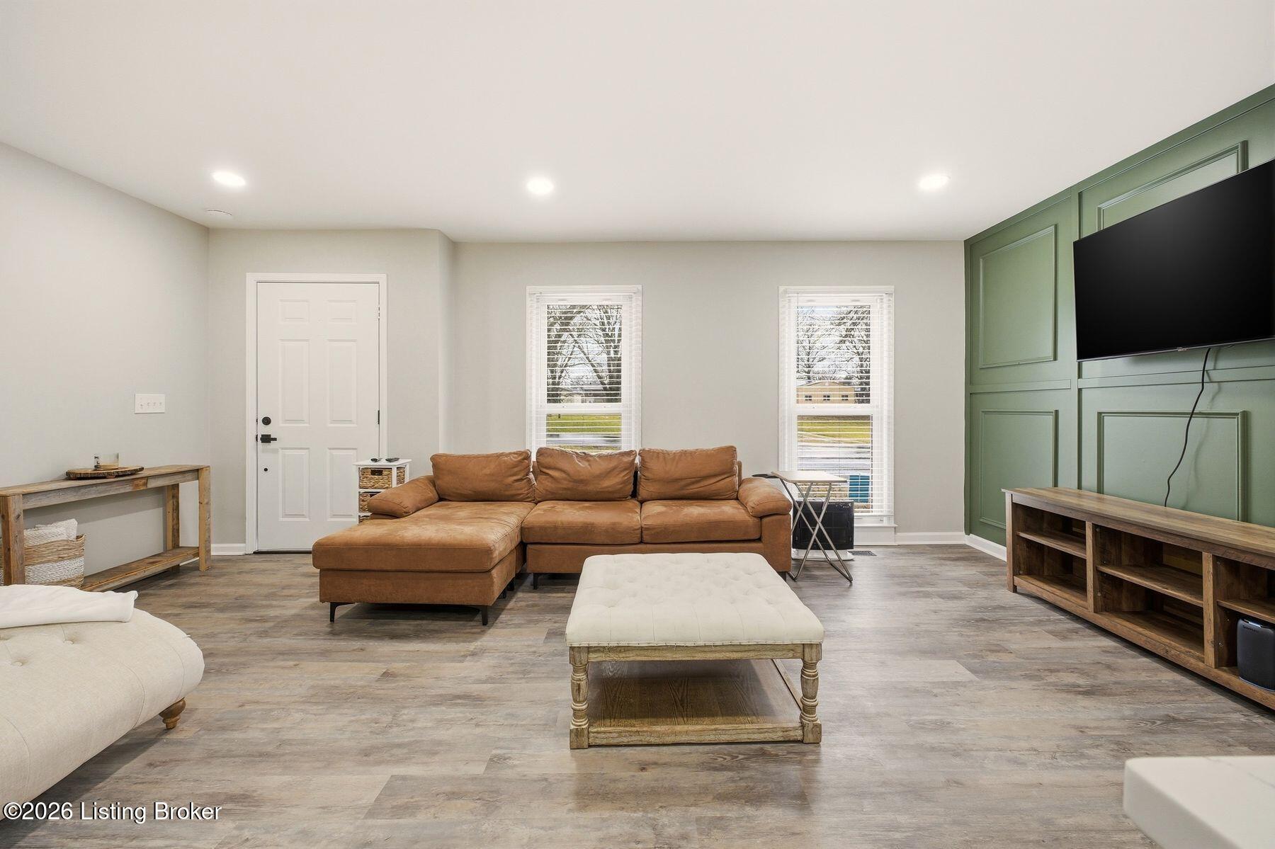 104 Gloria Dr