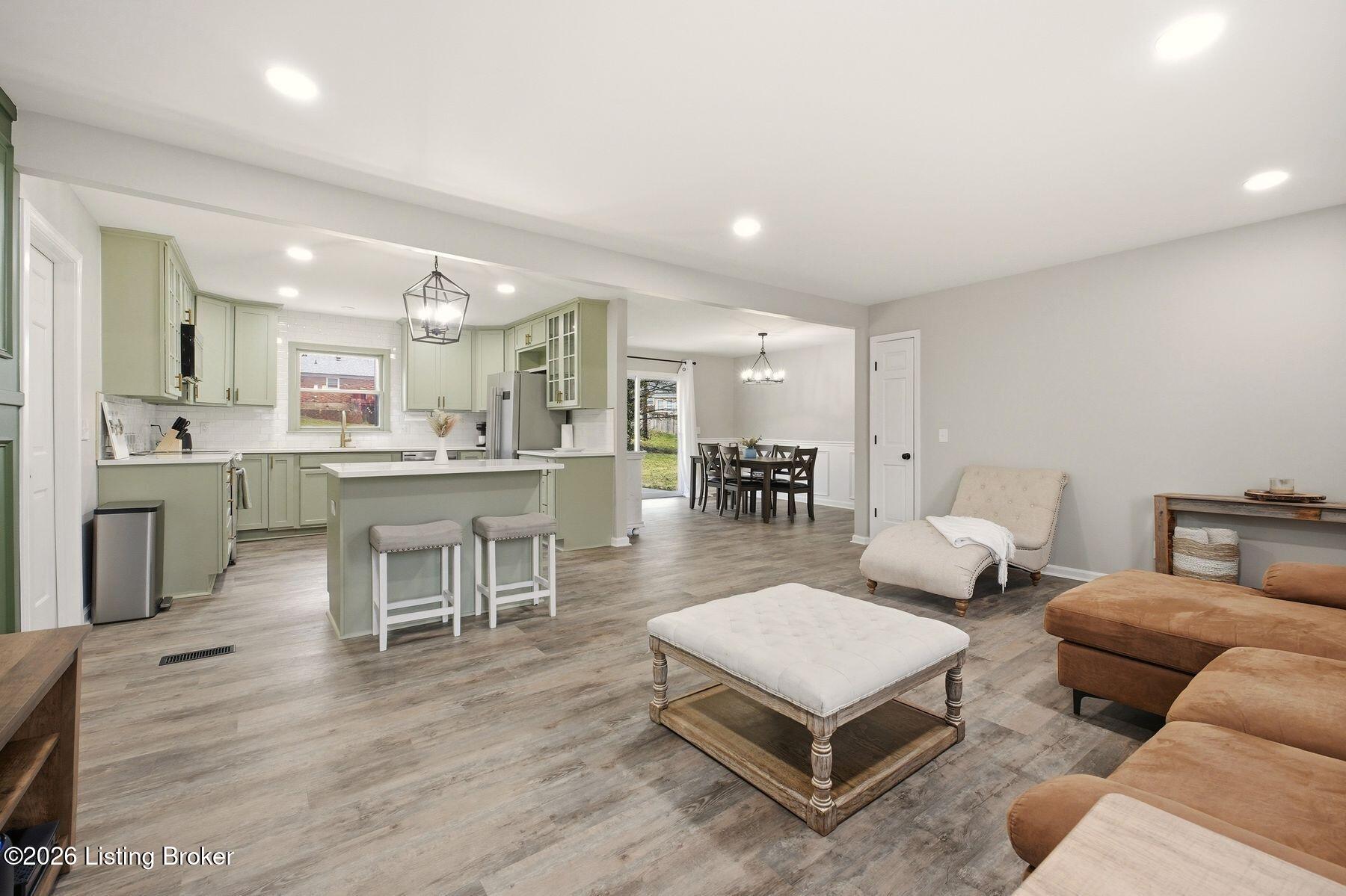 104 Gloria Dr