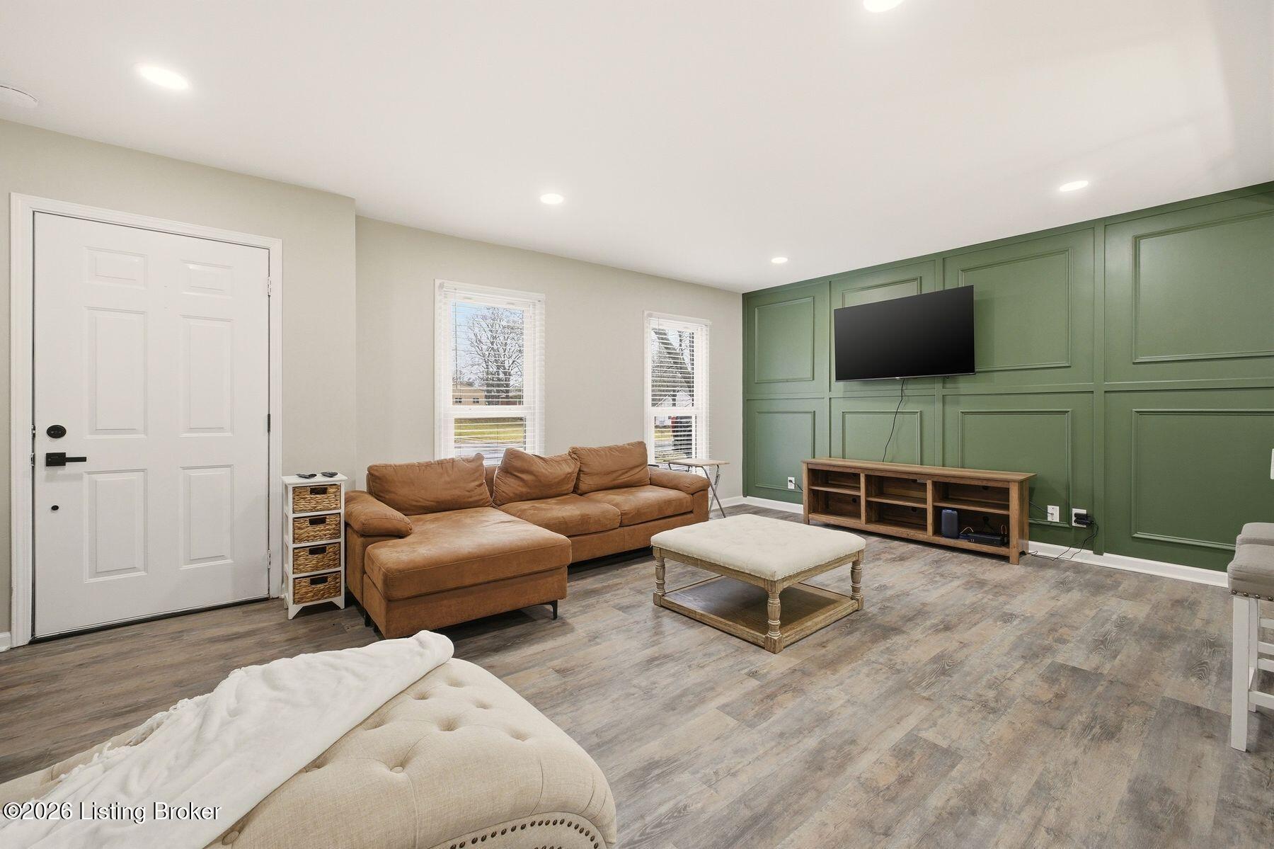 104 Gloria Dr