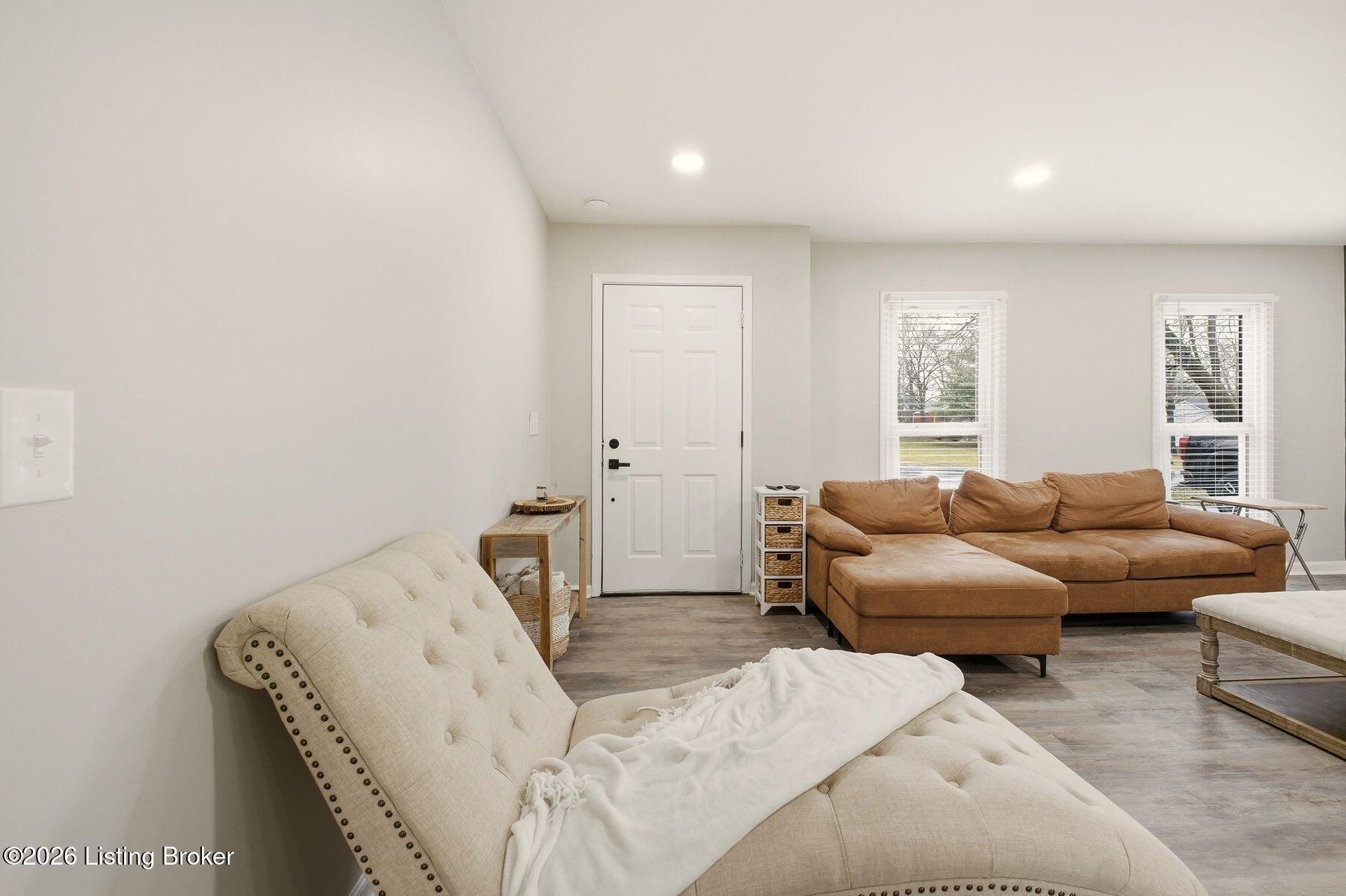 104 Gloria Dr