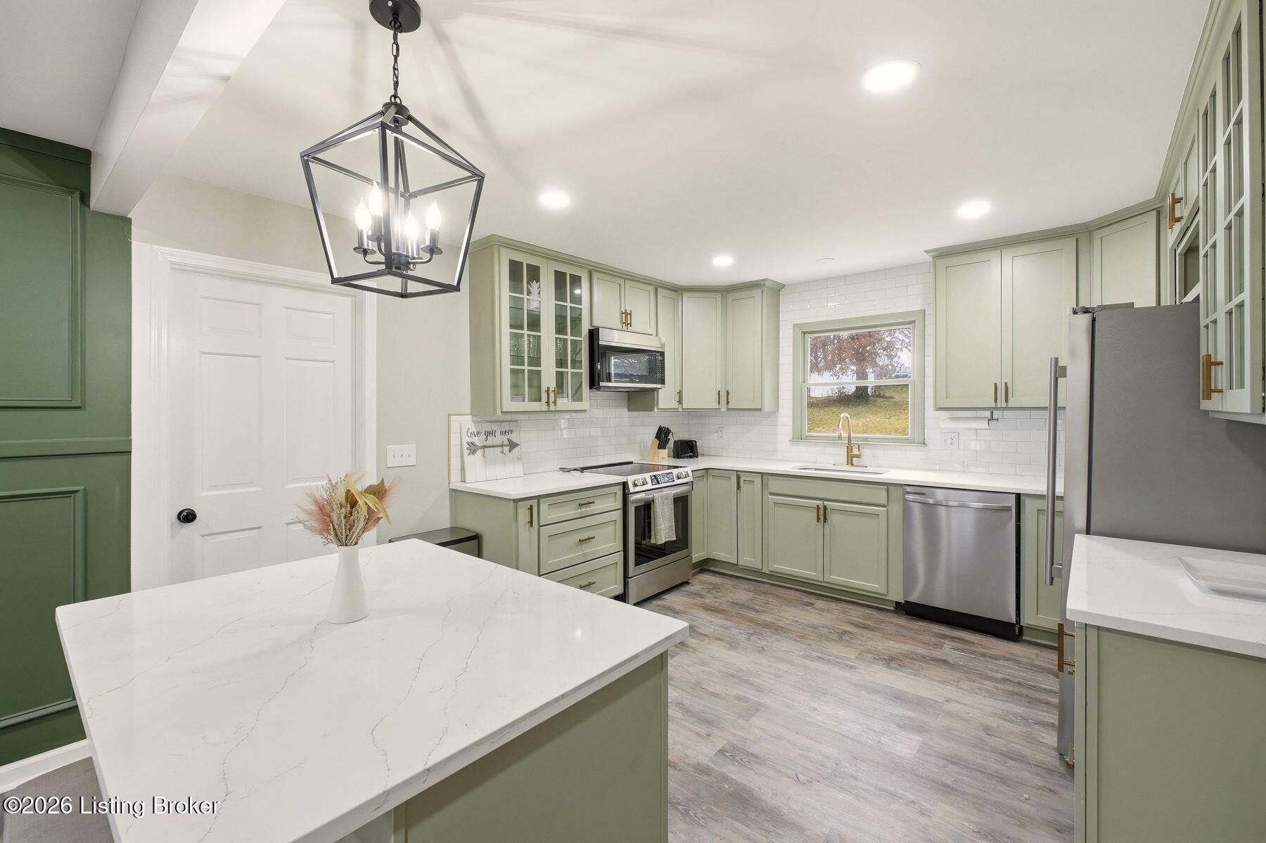 104 Gloria Dr