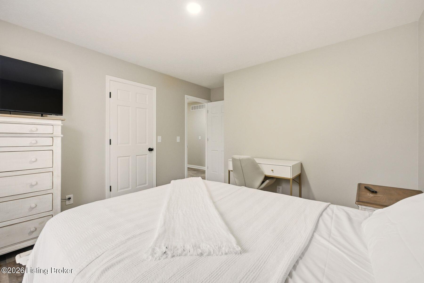 104 Gloria Dr