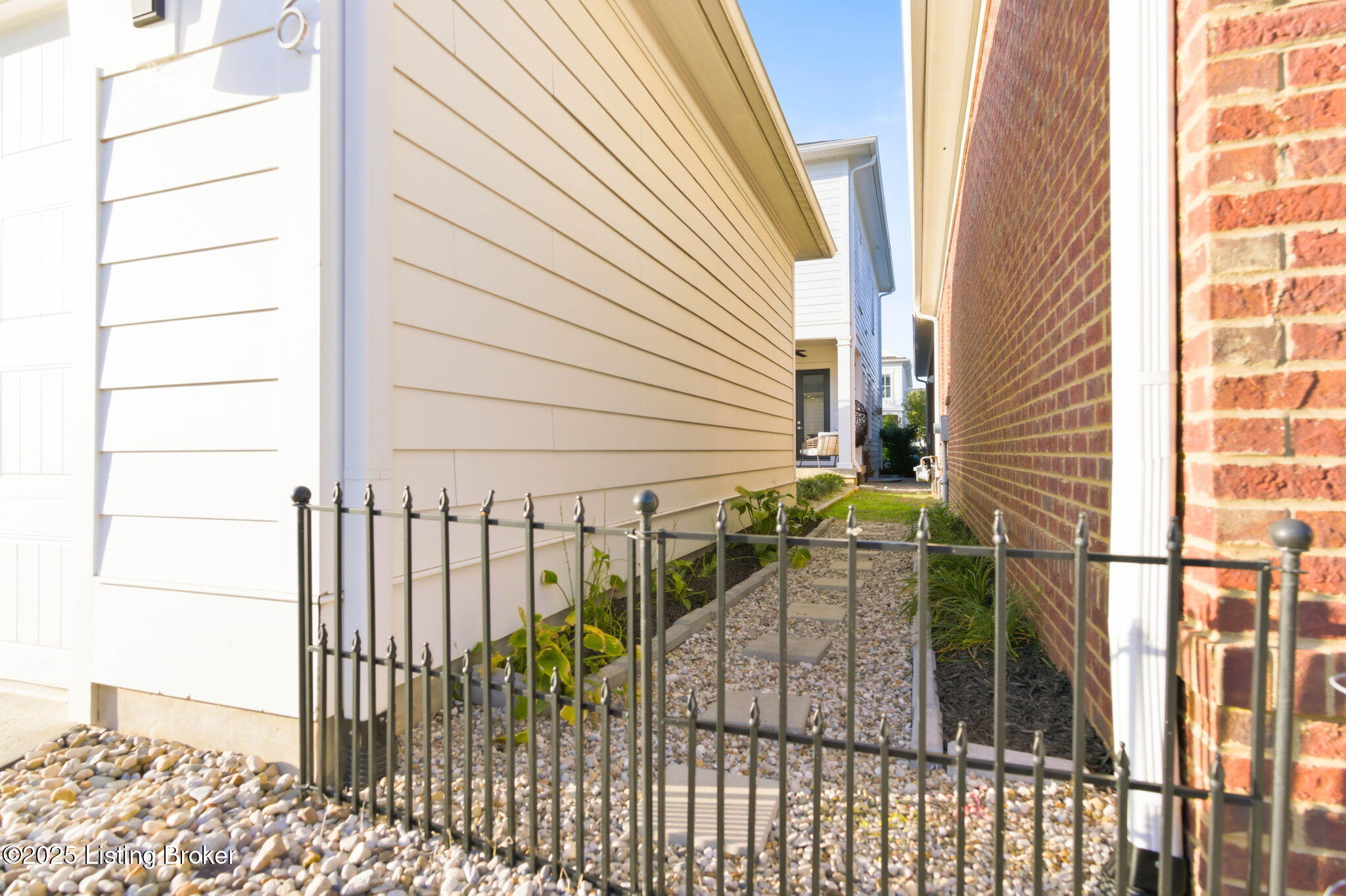 6106 Mistflower Cir