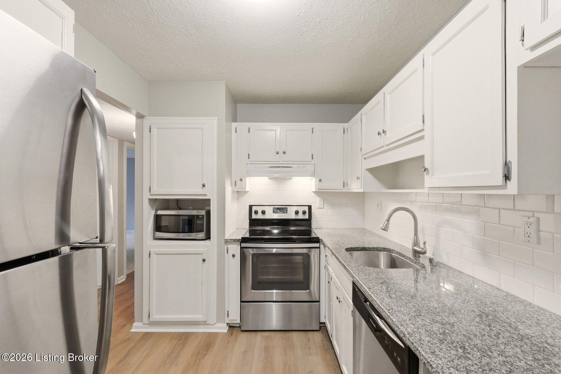 410 Mockingbird Valley Rd 4