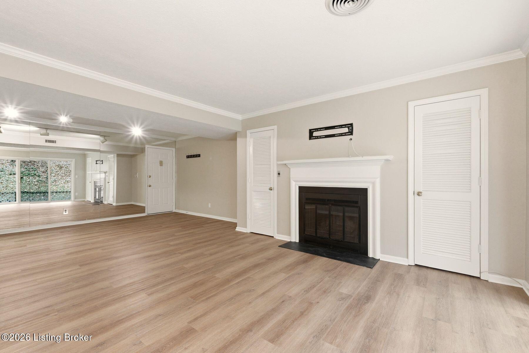 410 Mockingbird Valley Rd 4