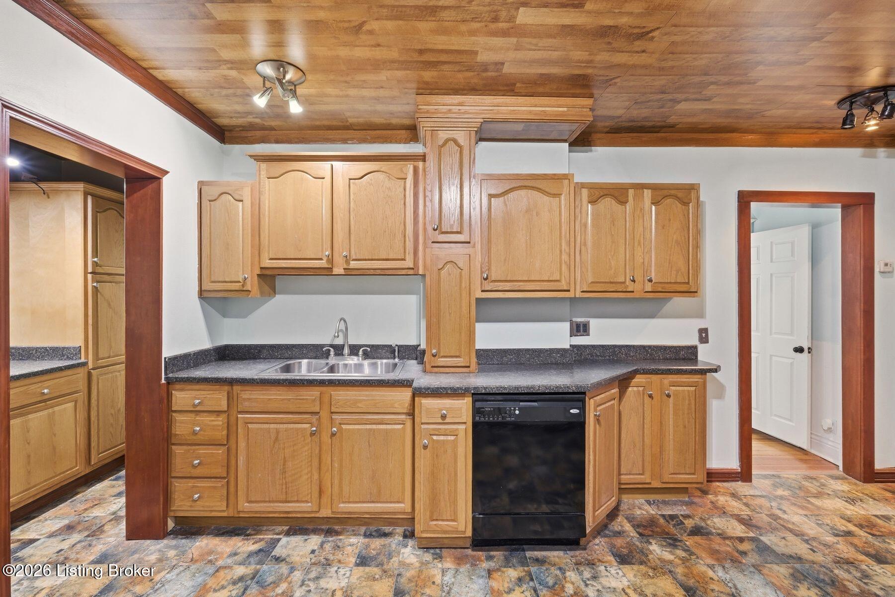 1722 Eastern Pkwy