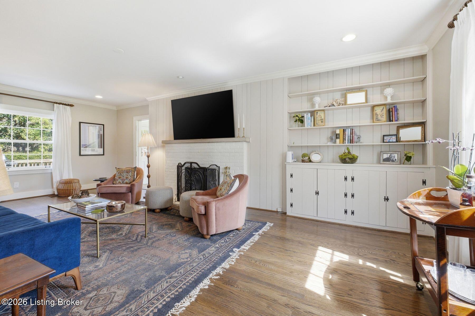 12107 Locust Ln