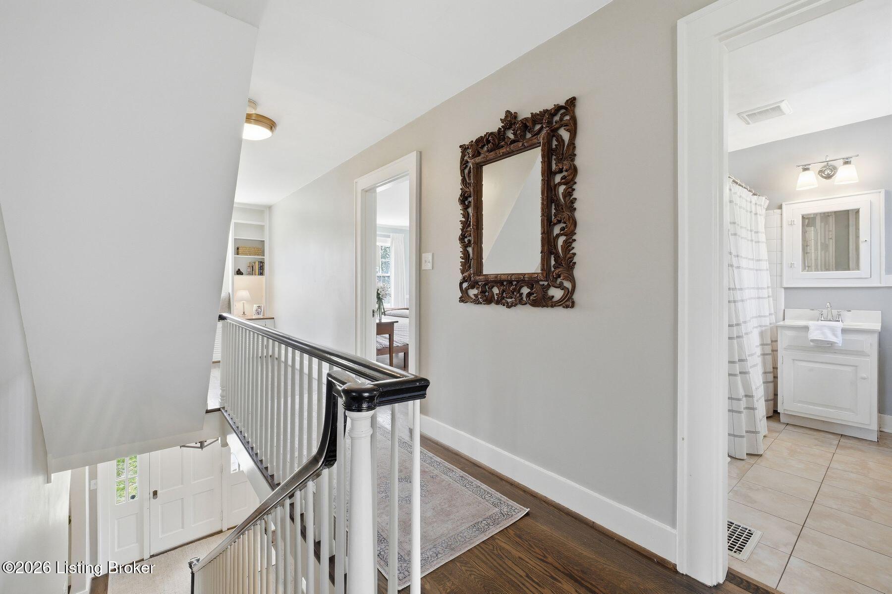 12107 Locust Ln