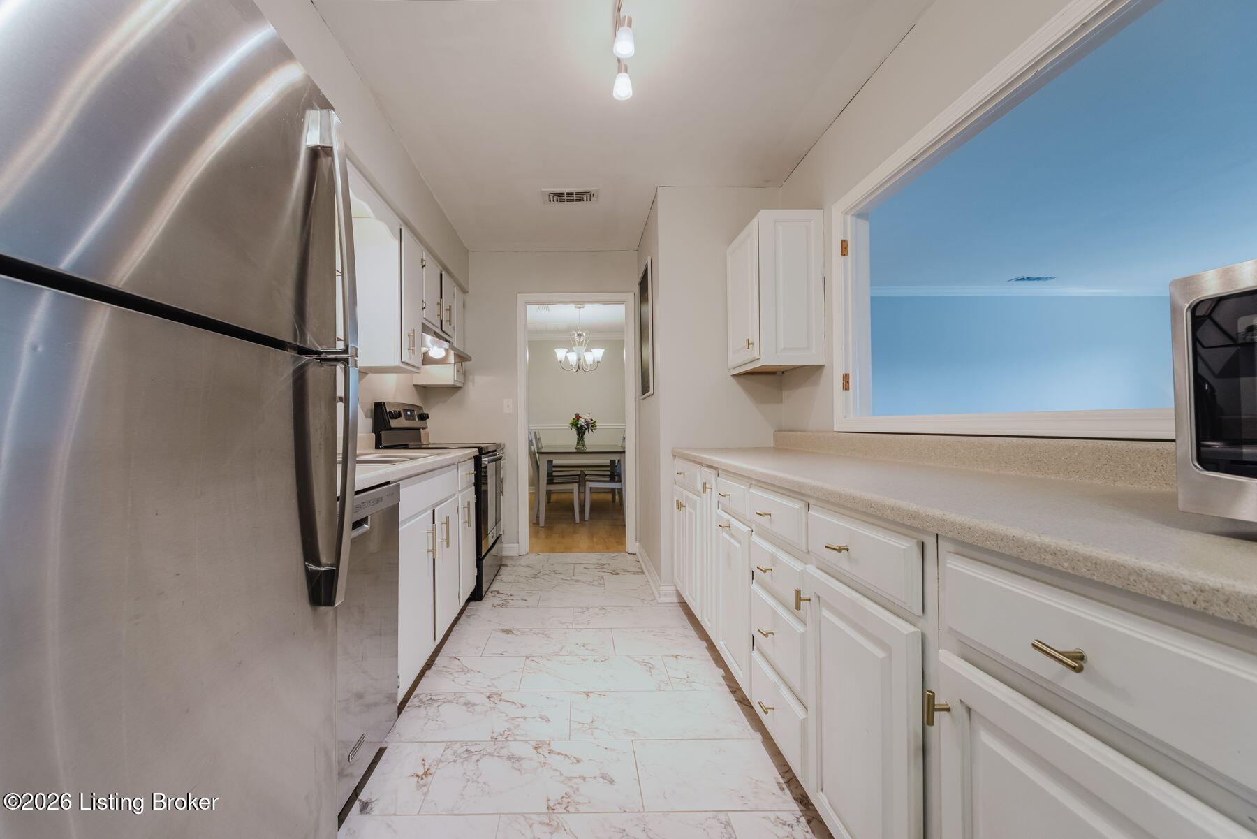 4701 Salisbury Square 104