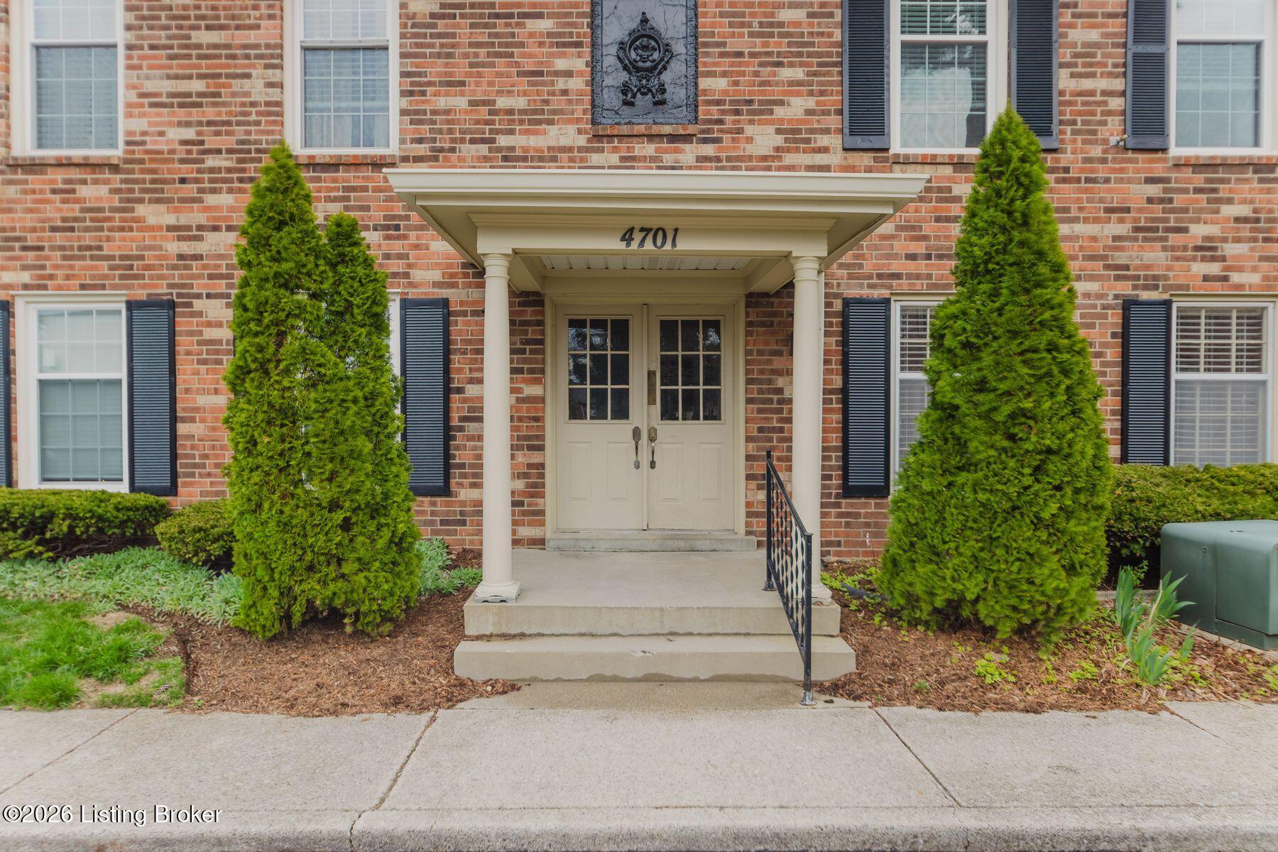 4701 Salisbury Square 104