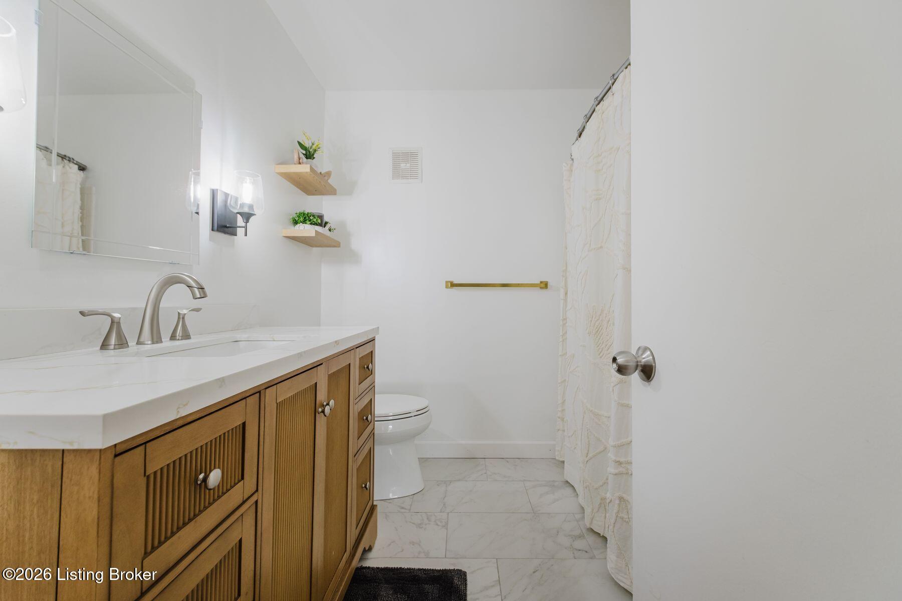 4701 Salisbury Square 104