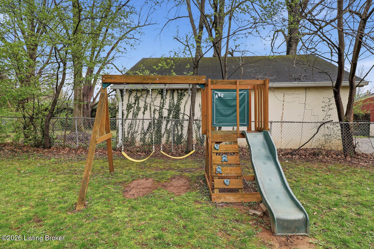9110 Farnham Dr
