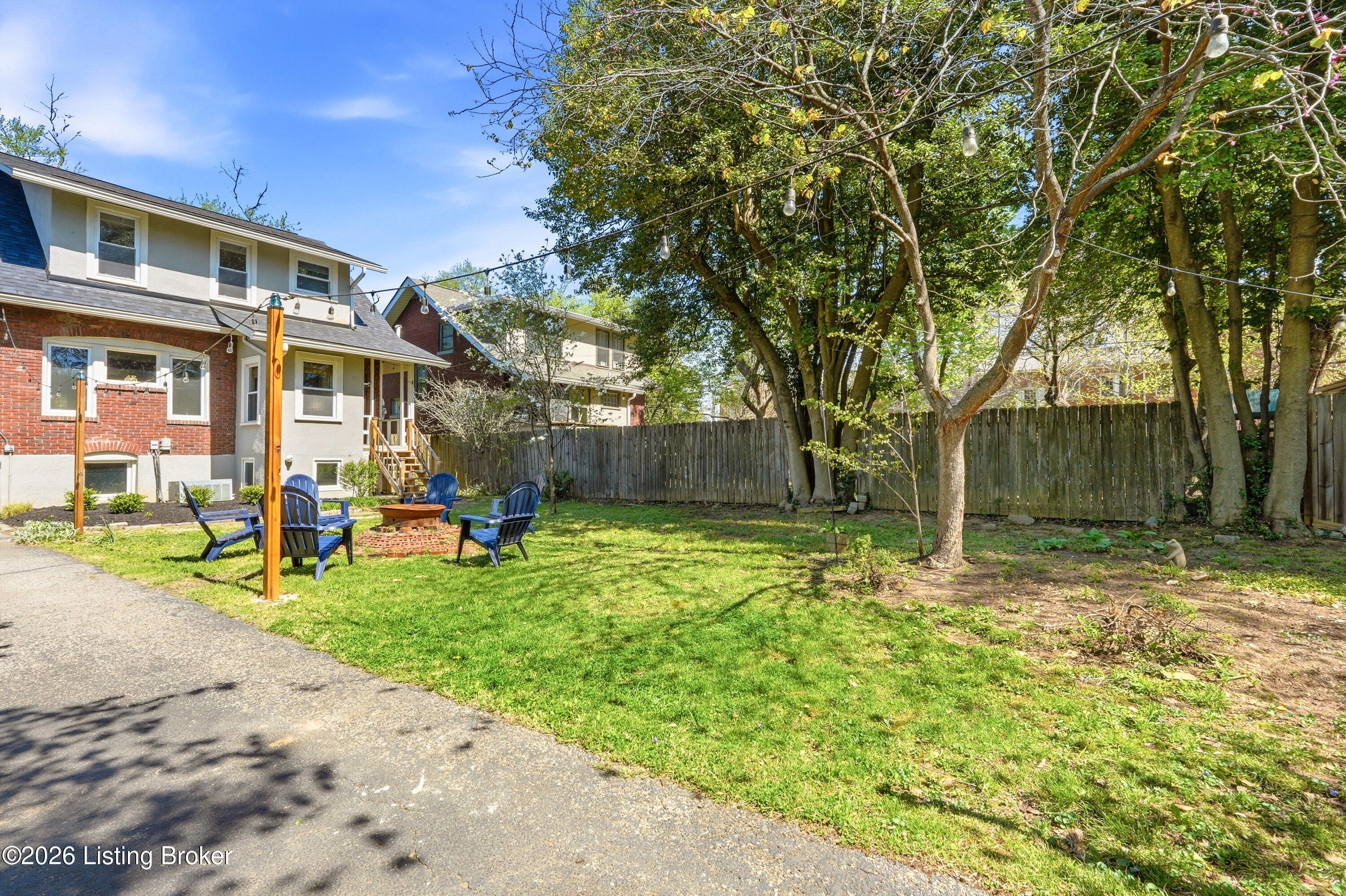 2322 Woodbourne Ave