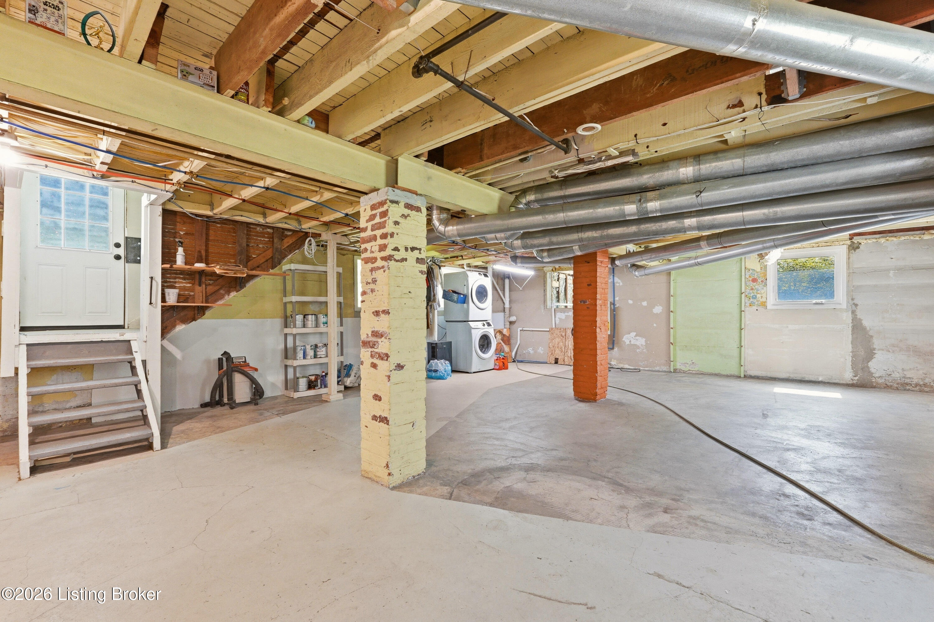 2322 Woodbourne Ave