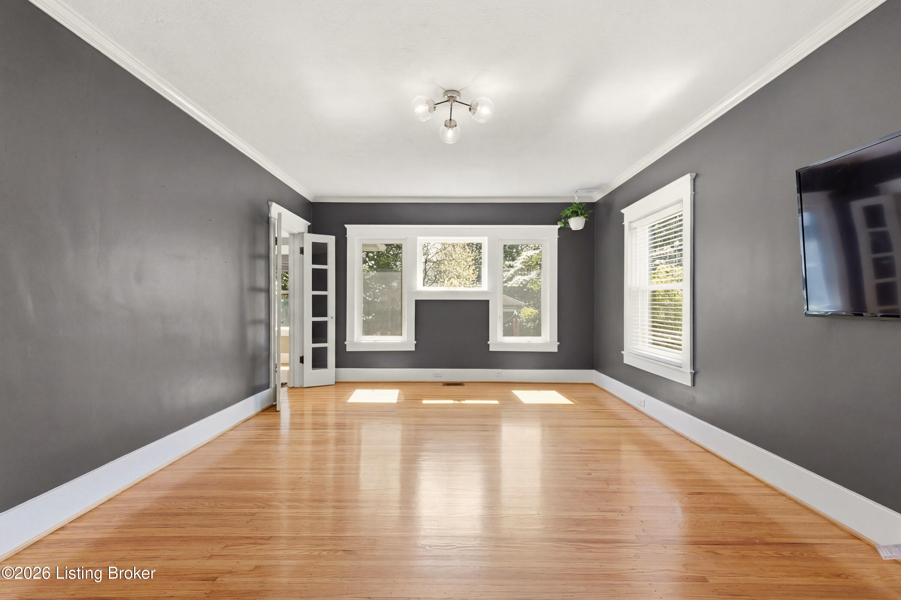 2322 Woodbourne Ave