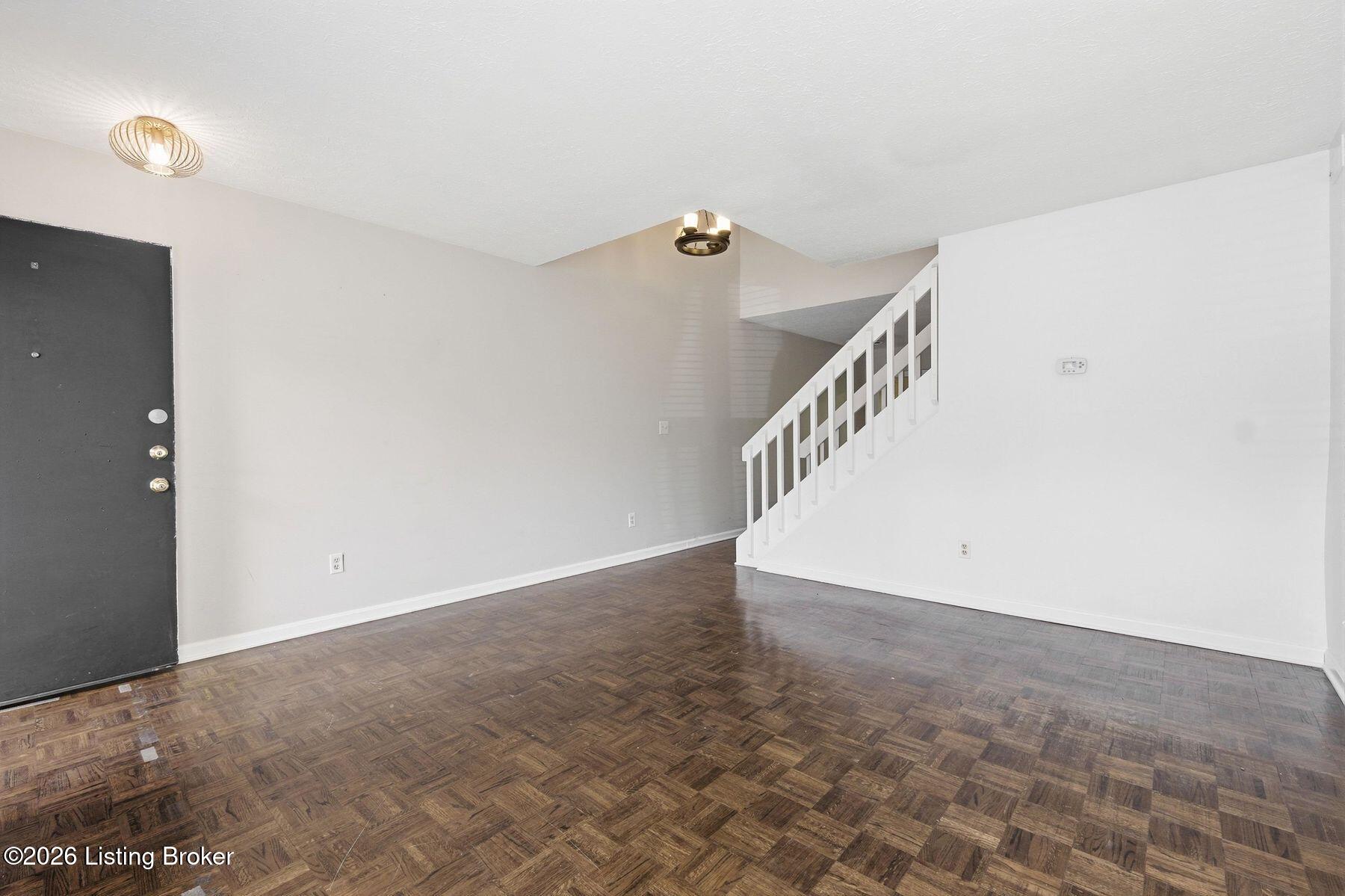 421 Ledgeview Park Dr