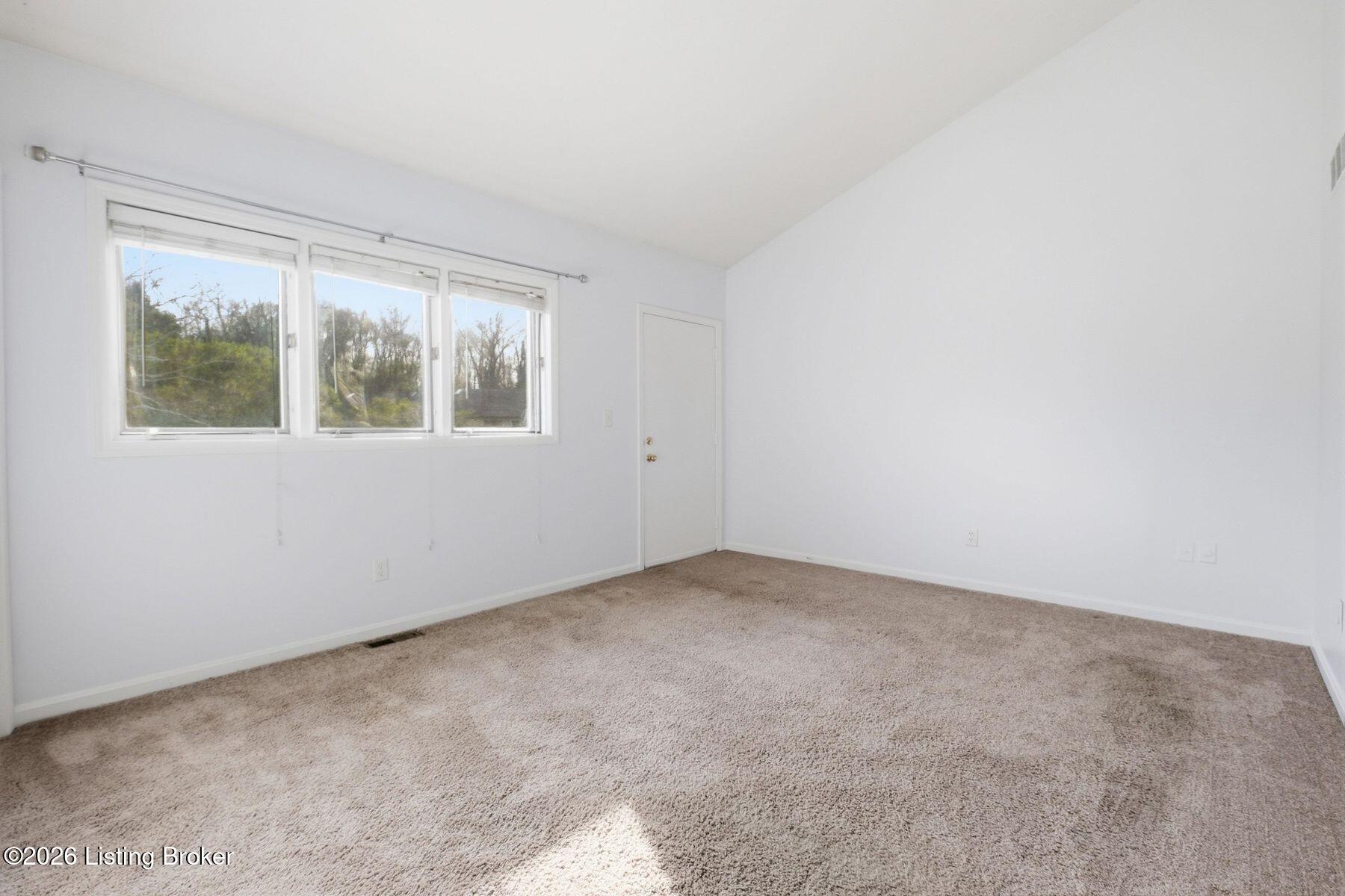 421 Ledgeview Park Dr
