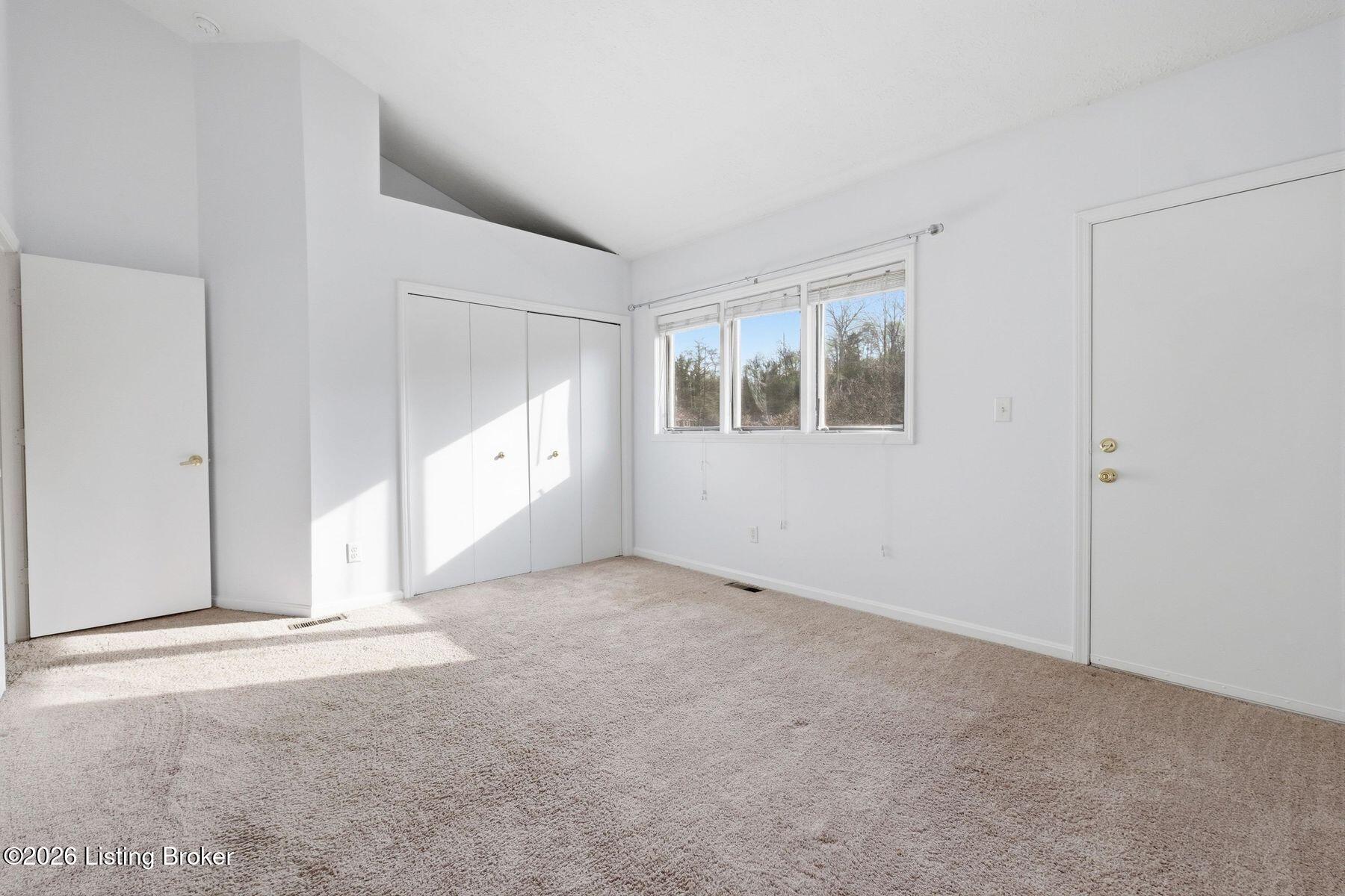 421 Ledgeview Park Dr