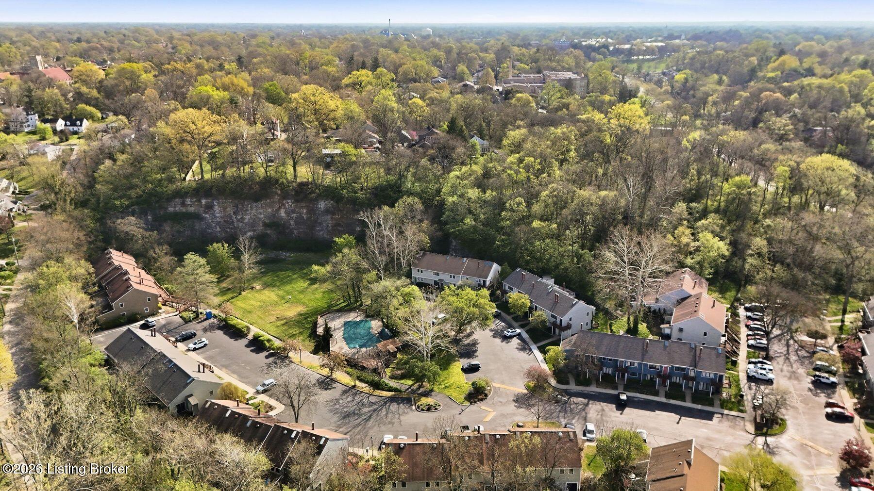 421 Ledgeview Park Dr