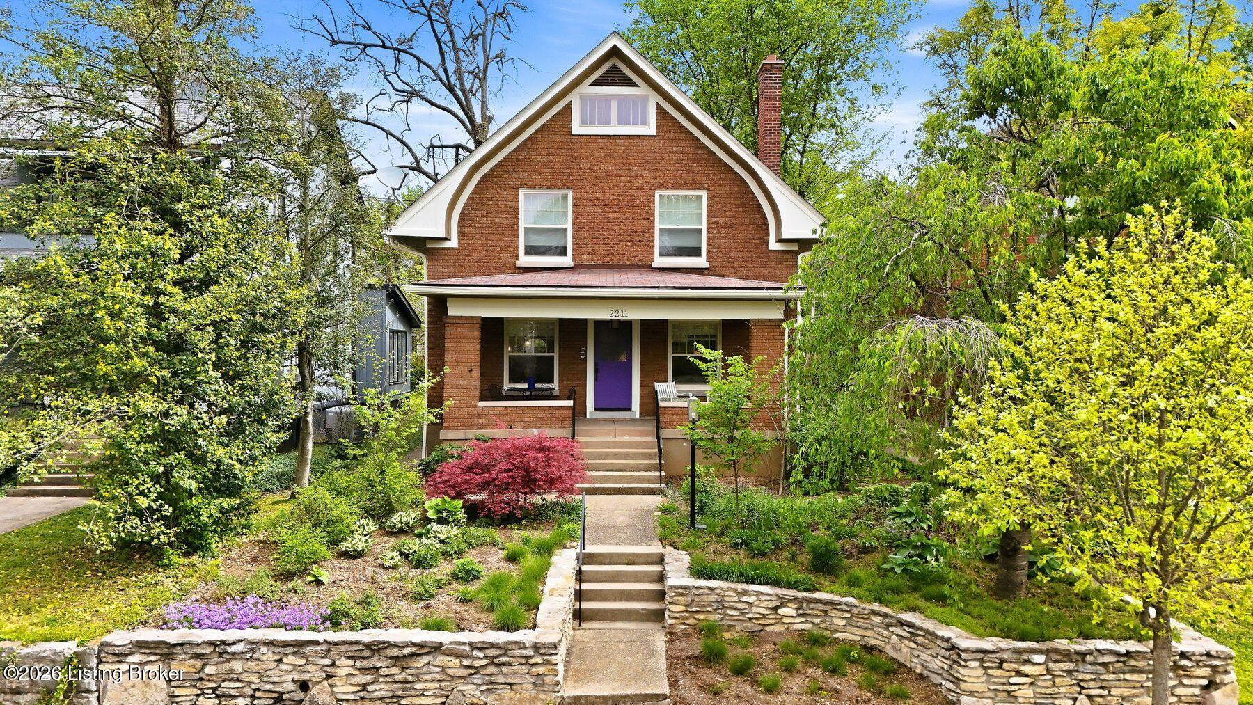 2211 Boulevard Napoleon