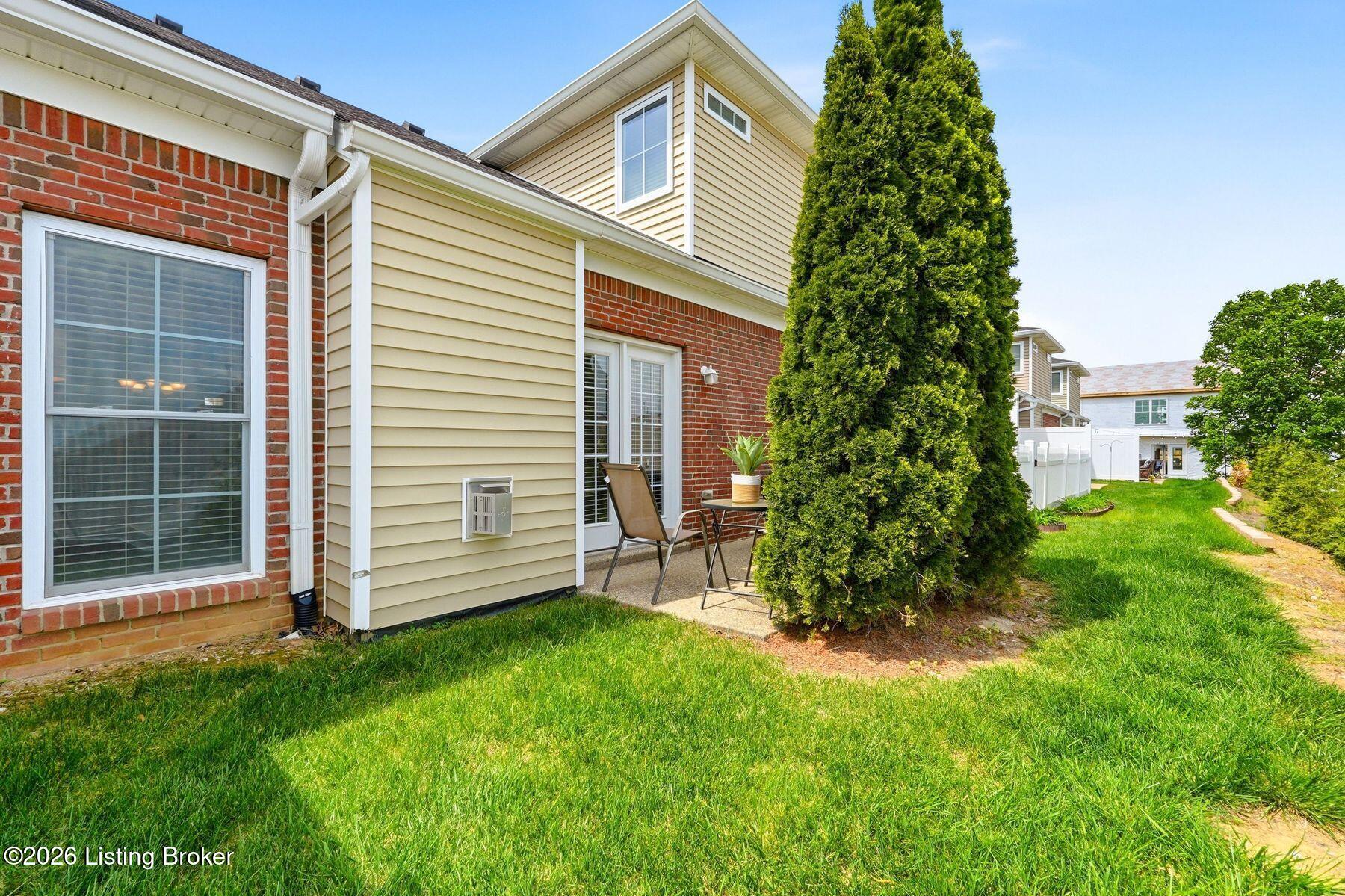 907 S English Station Rd