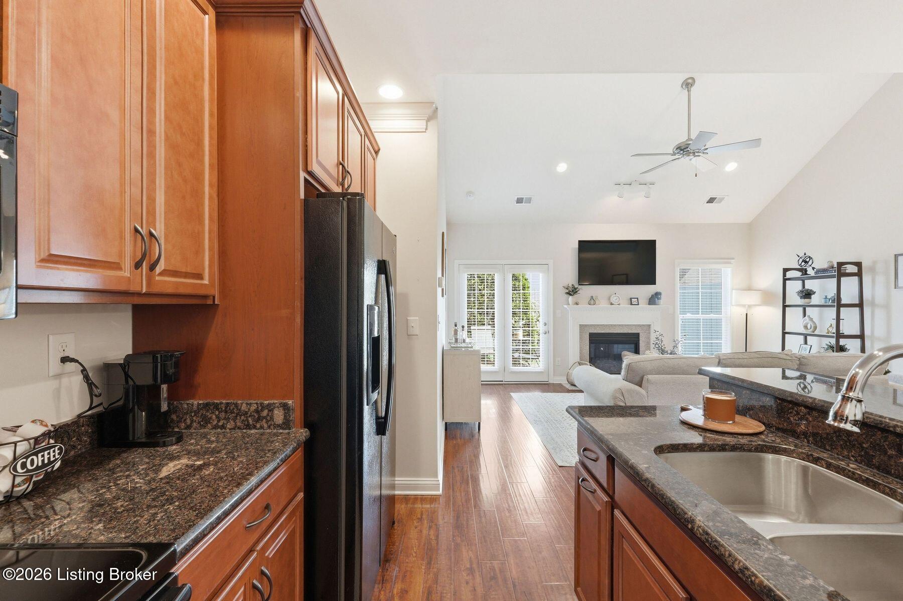 907 S English Station Rd