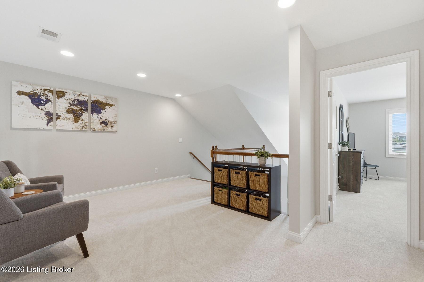 907 S English Station Rd