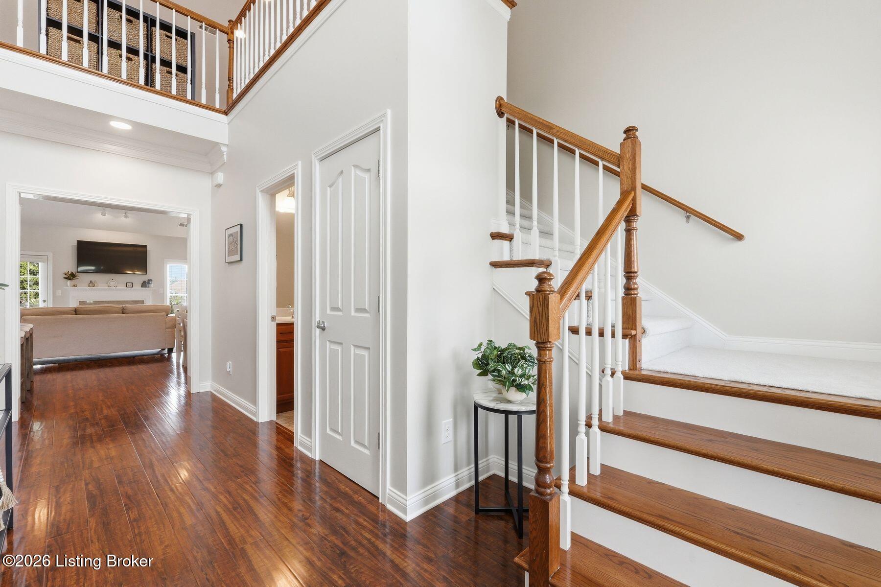 907 S English Station Rd