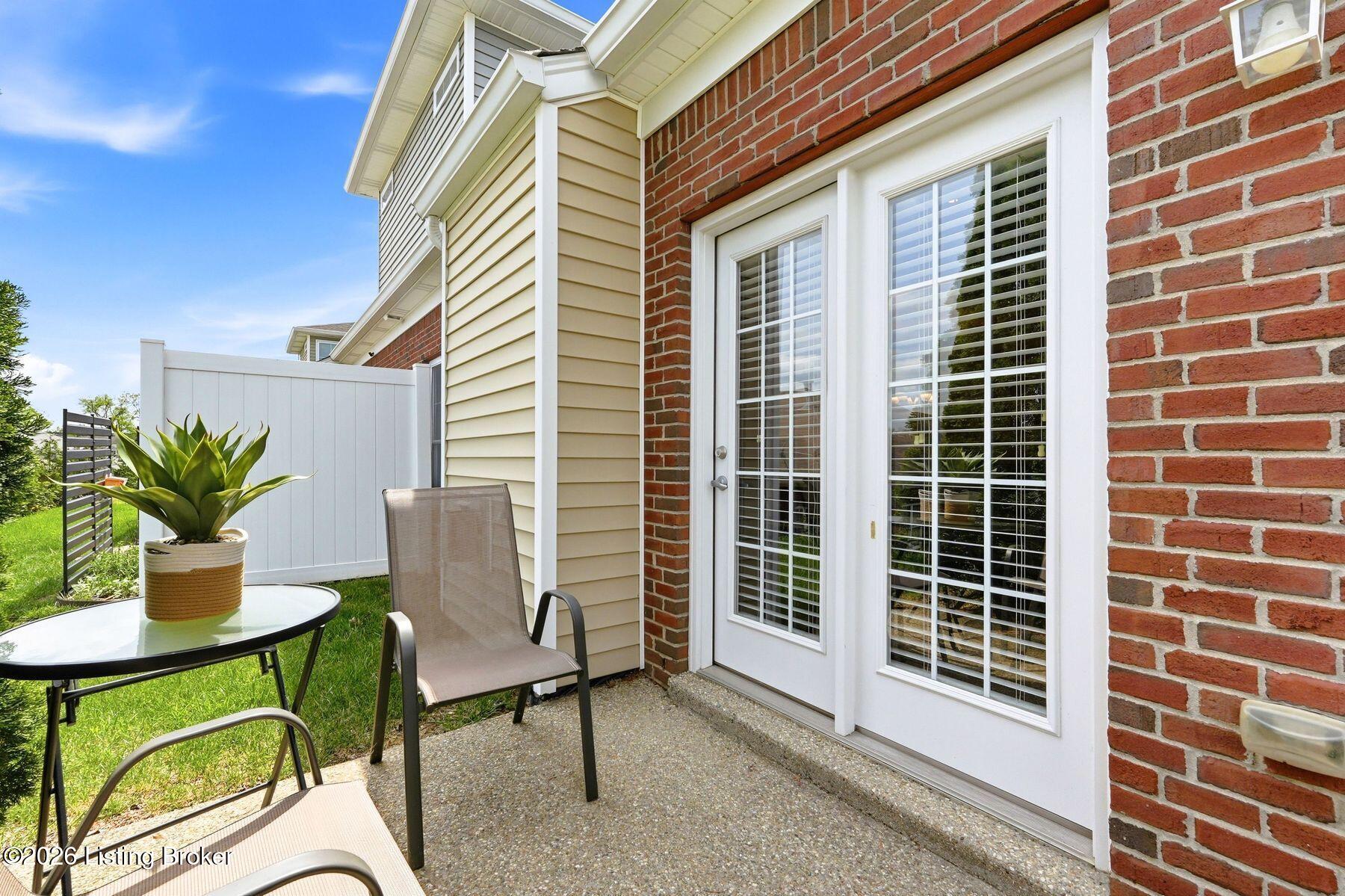 907 S English Station Rd