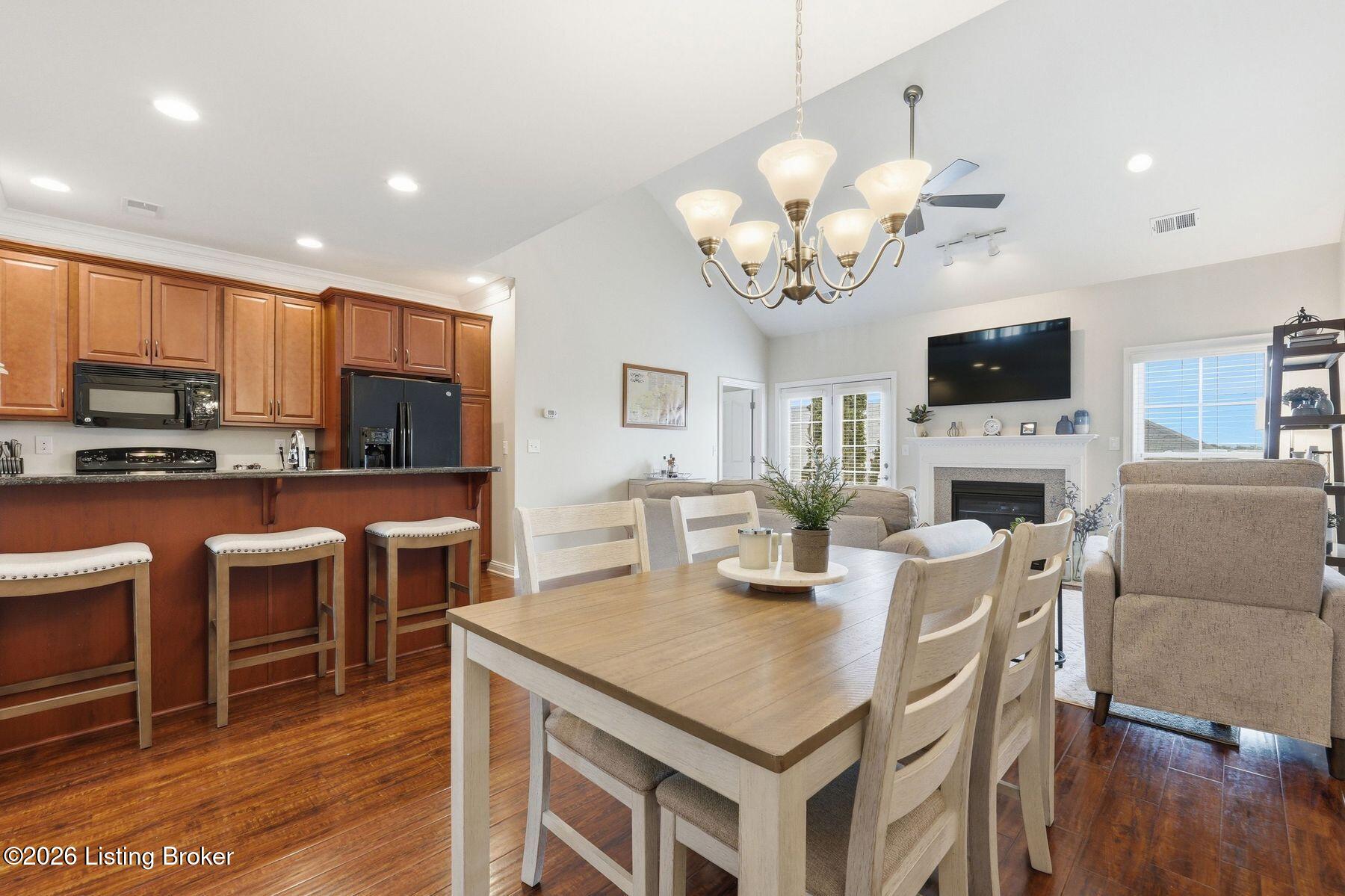 907 S English Station Rd