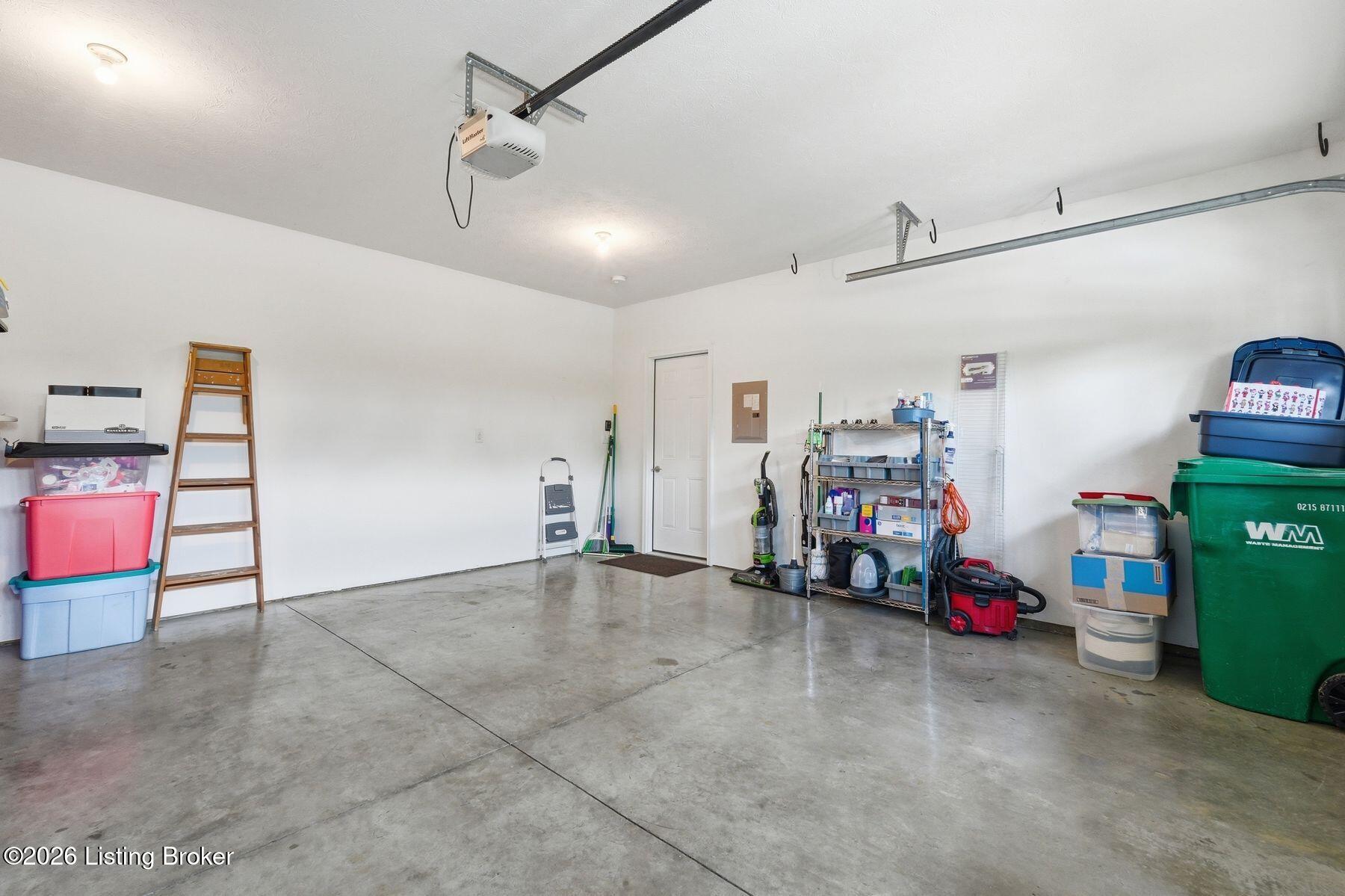 907 S English Station Rd