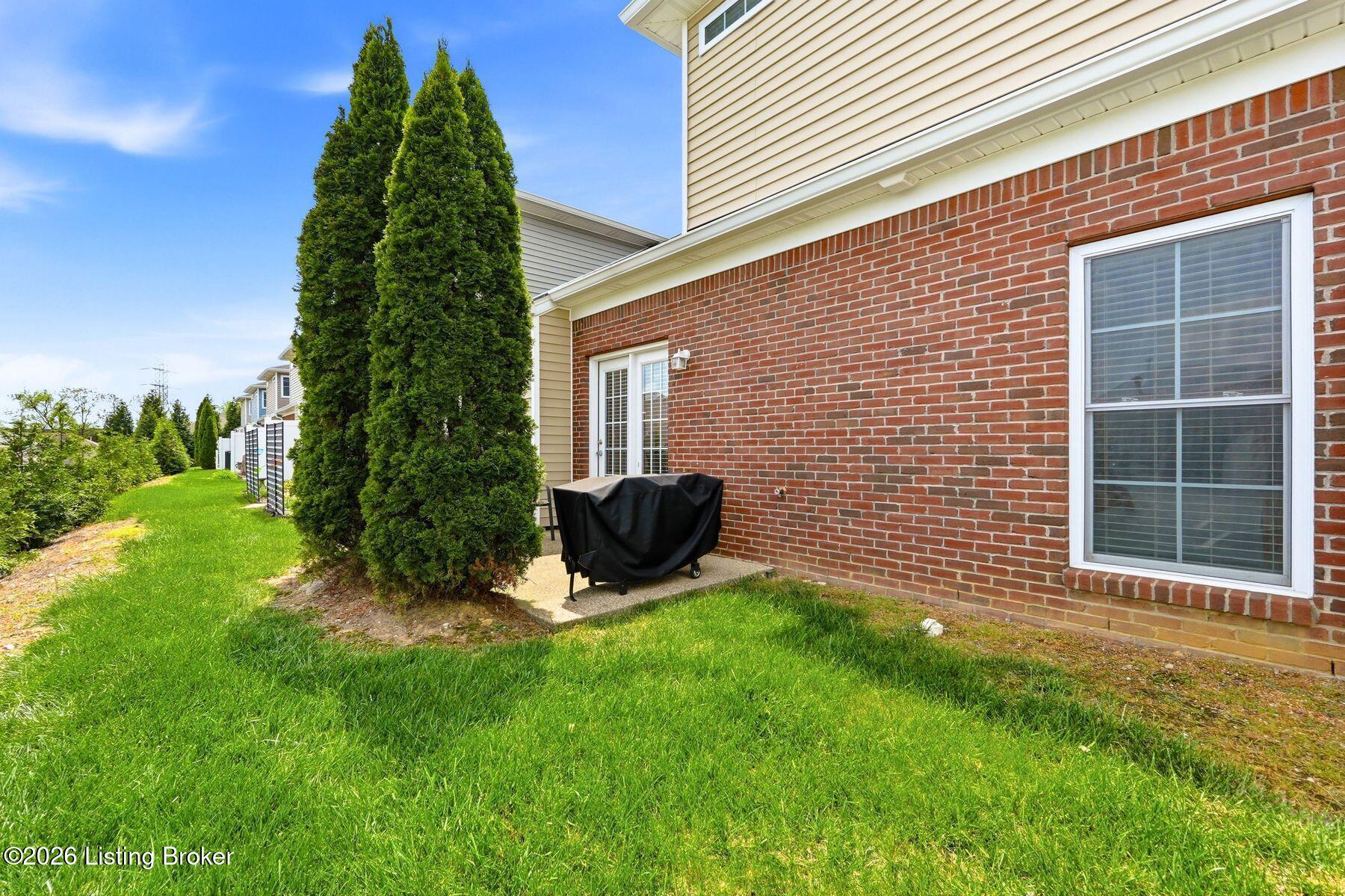 907 S English Station Rd