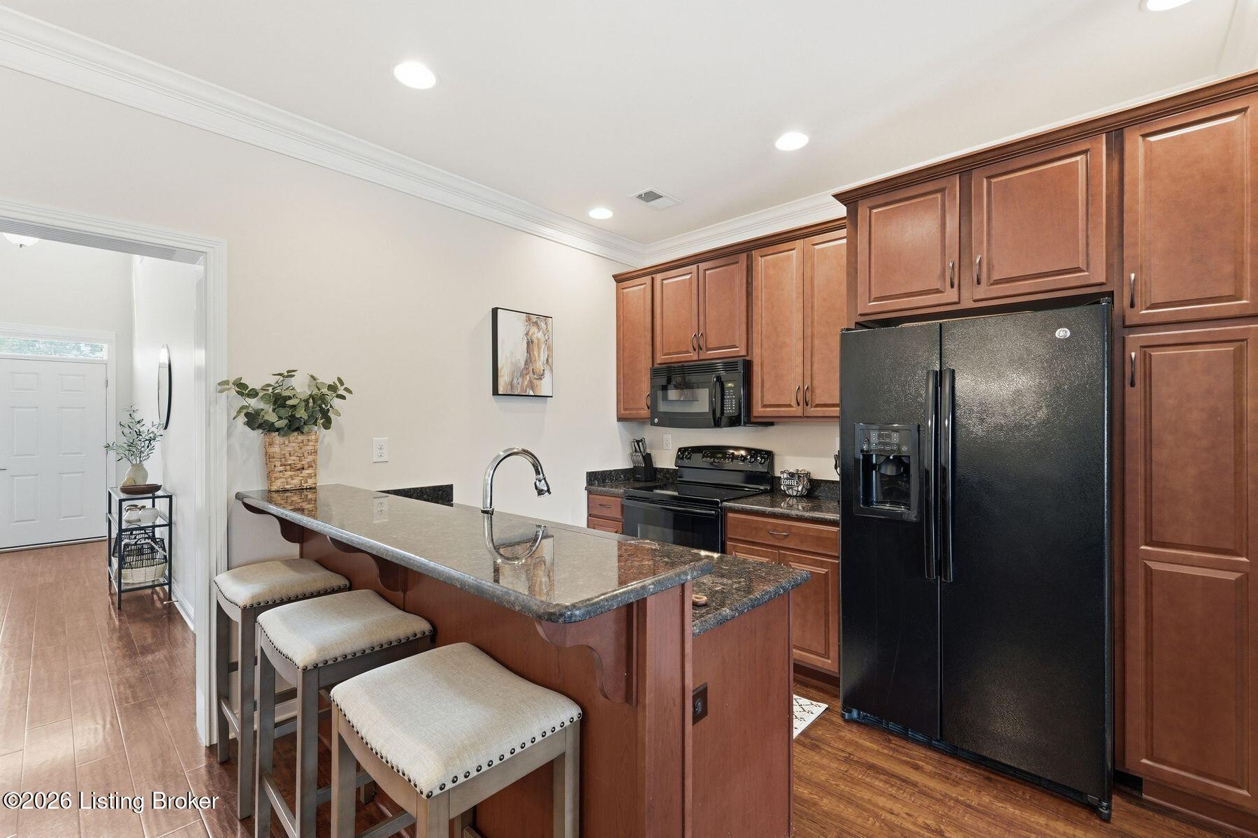 907 S English Station Rd
