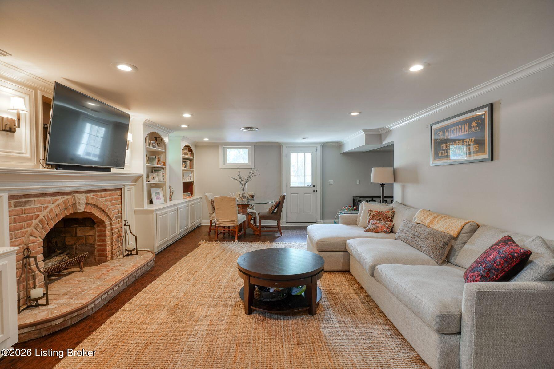 12 Westwind Rd