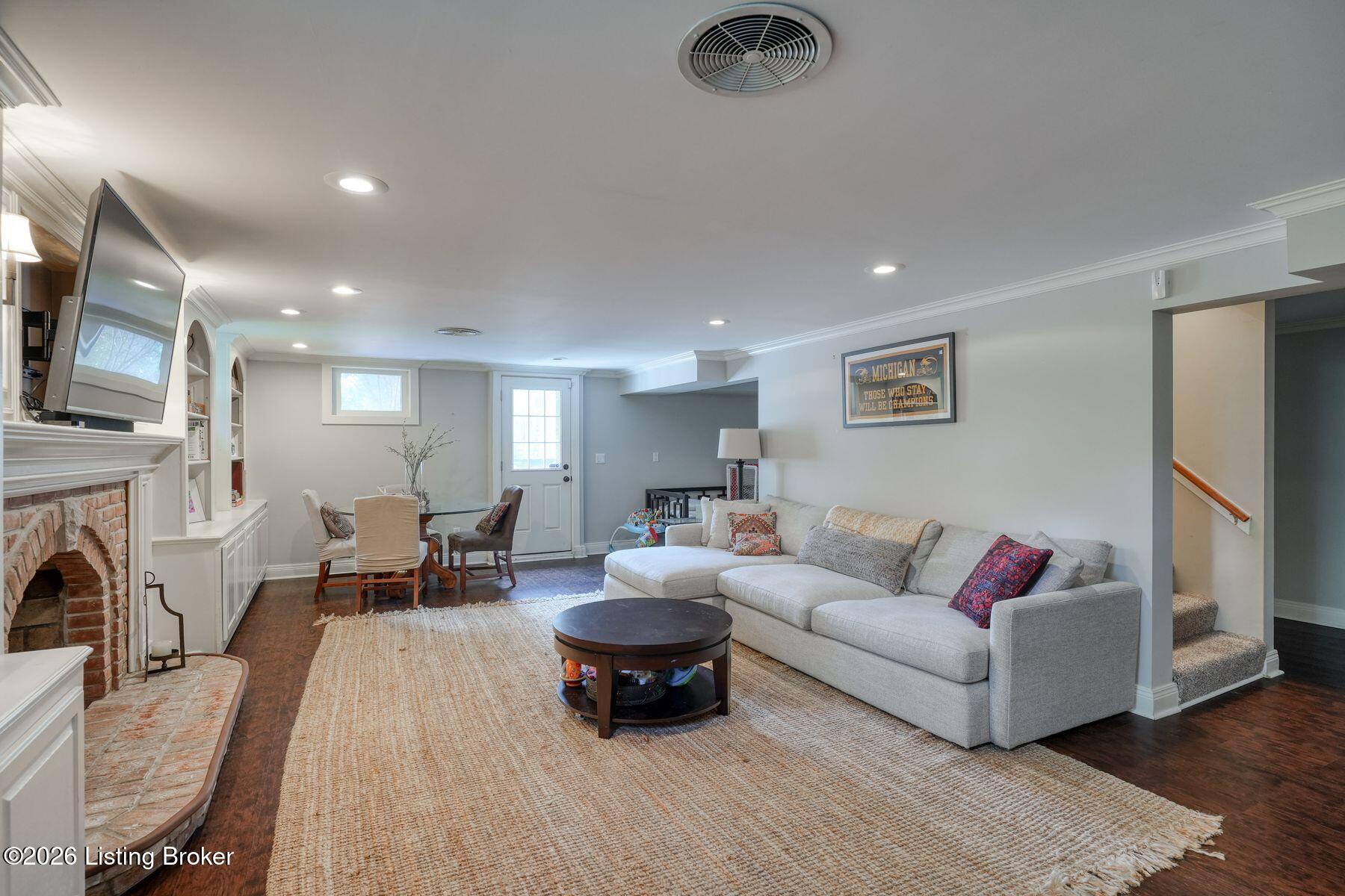 12 Westwind Rd