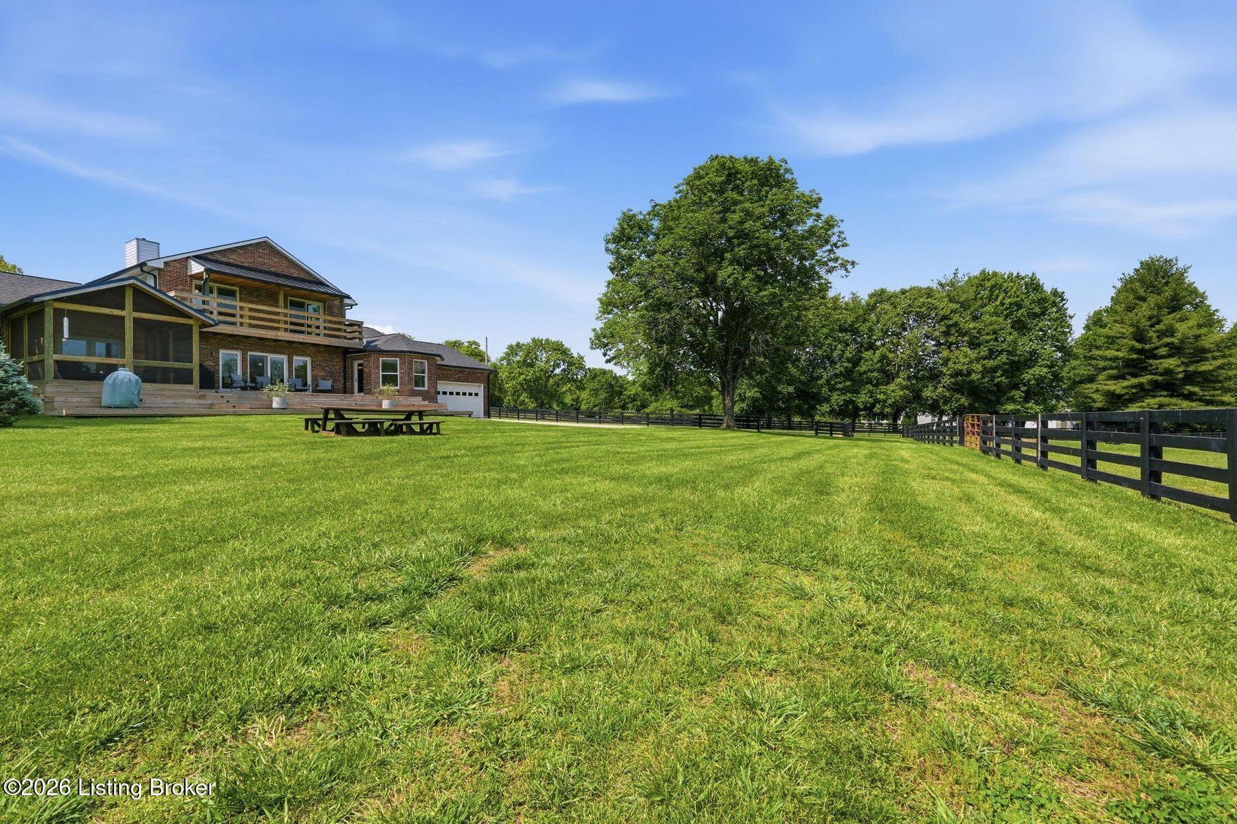 1701 Acorn Ln