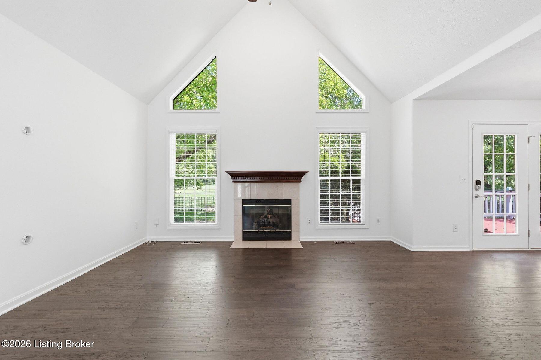 1118 Crosstimbers Dr