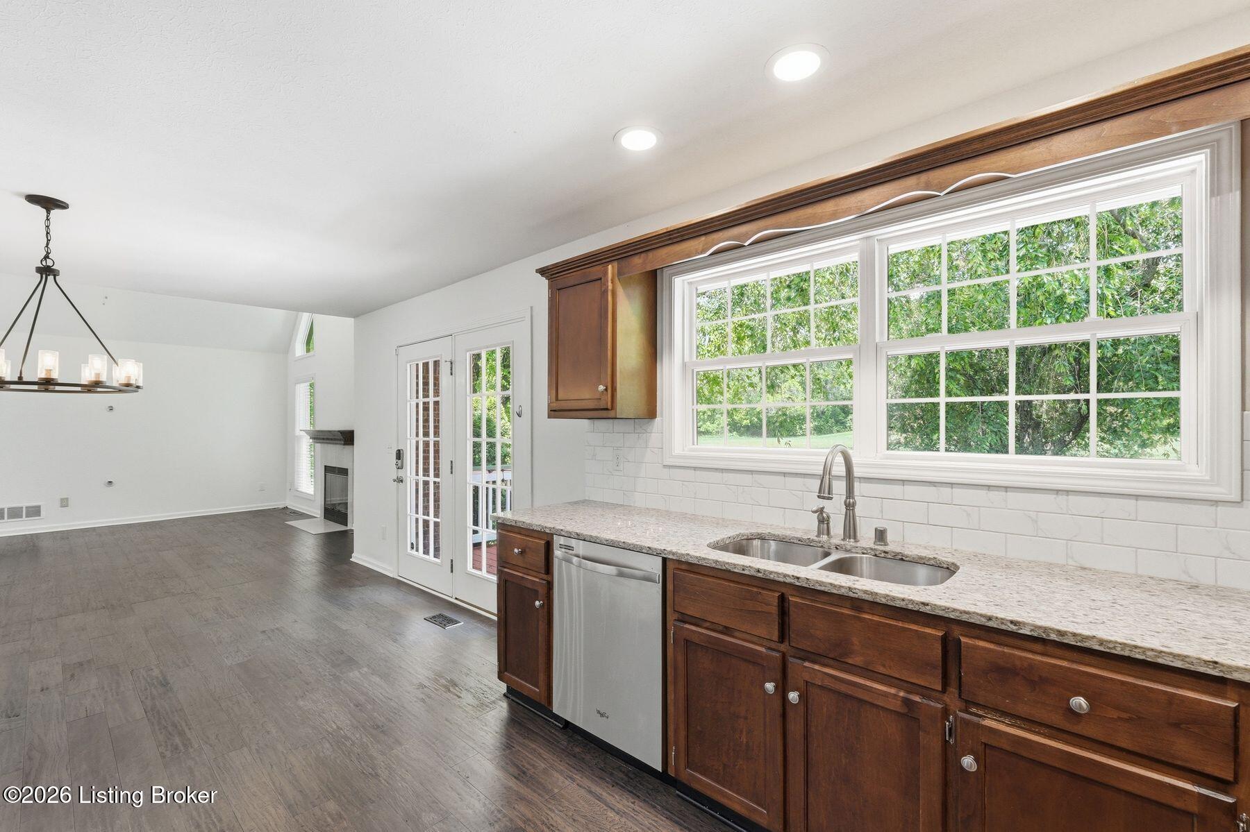 1118 Crosstimbers Dr