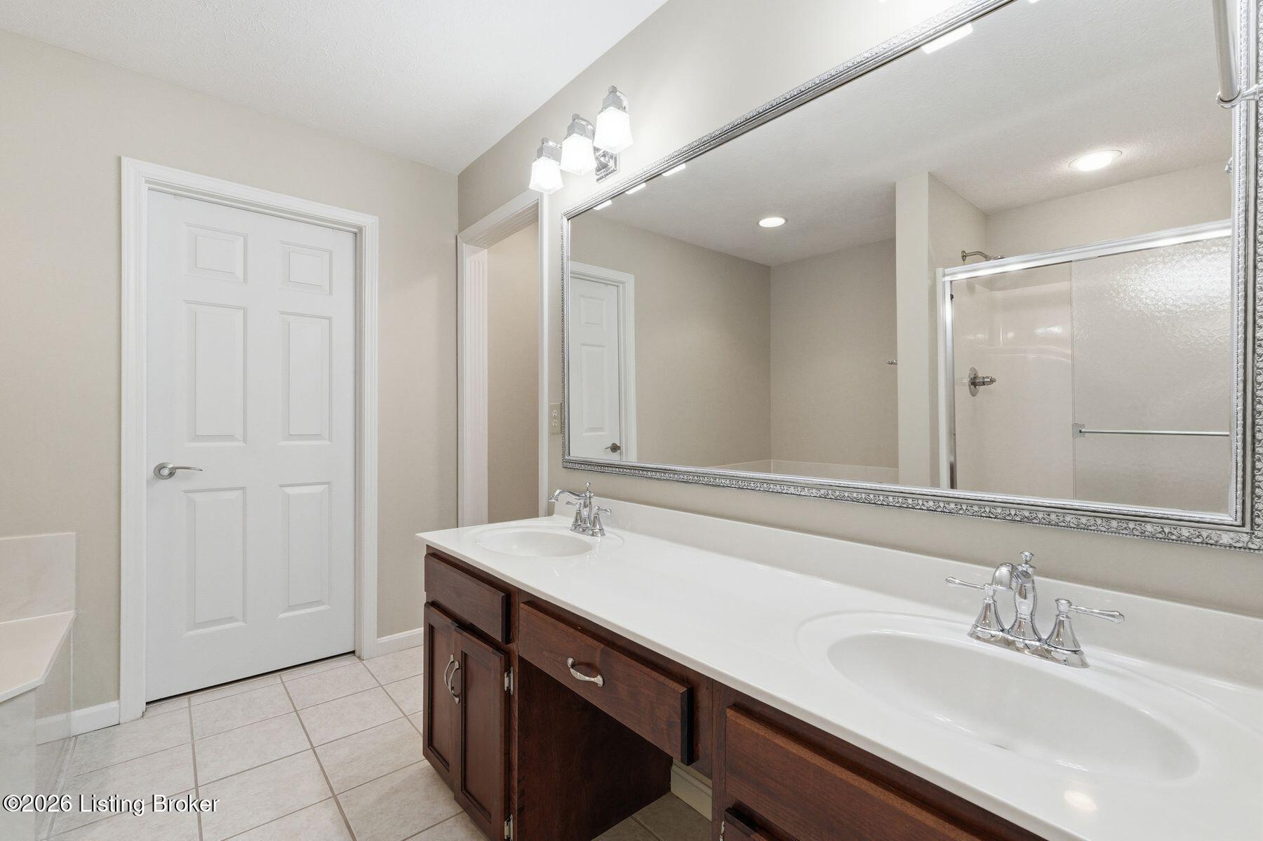1118 Crosstimbers Dr